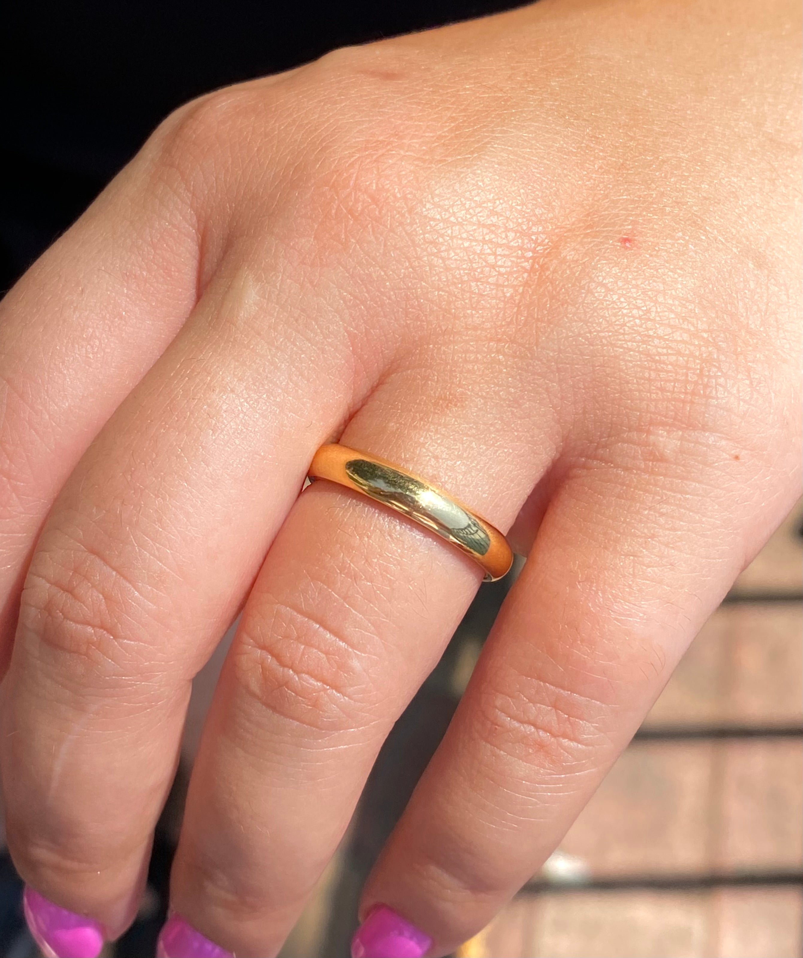 Simple band ring