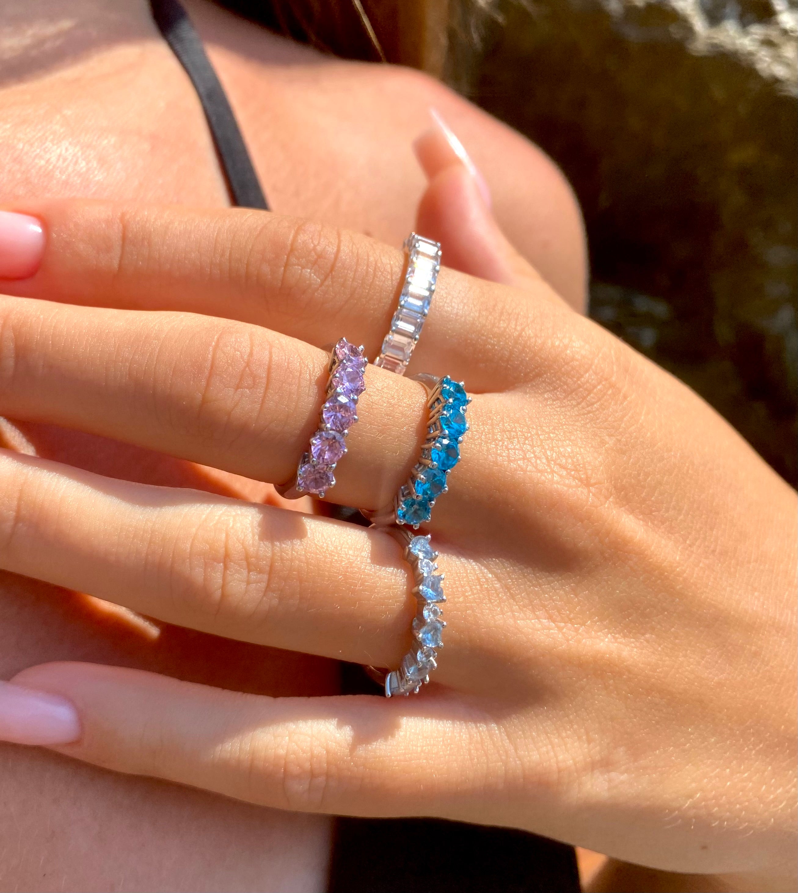 Anello Semi Veretta topazi sintetici