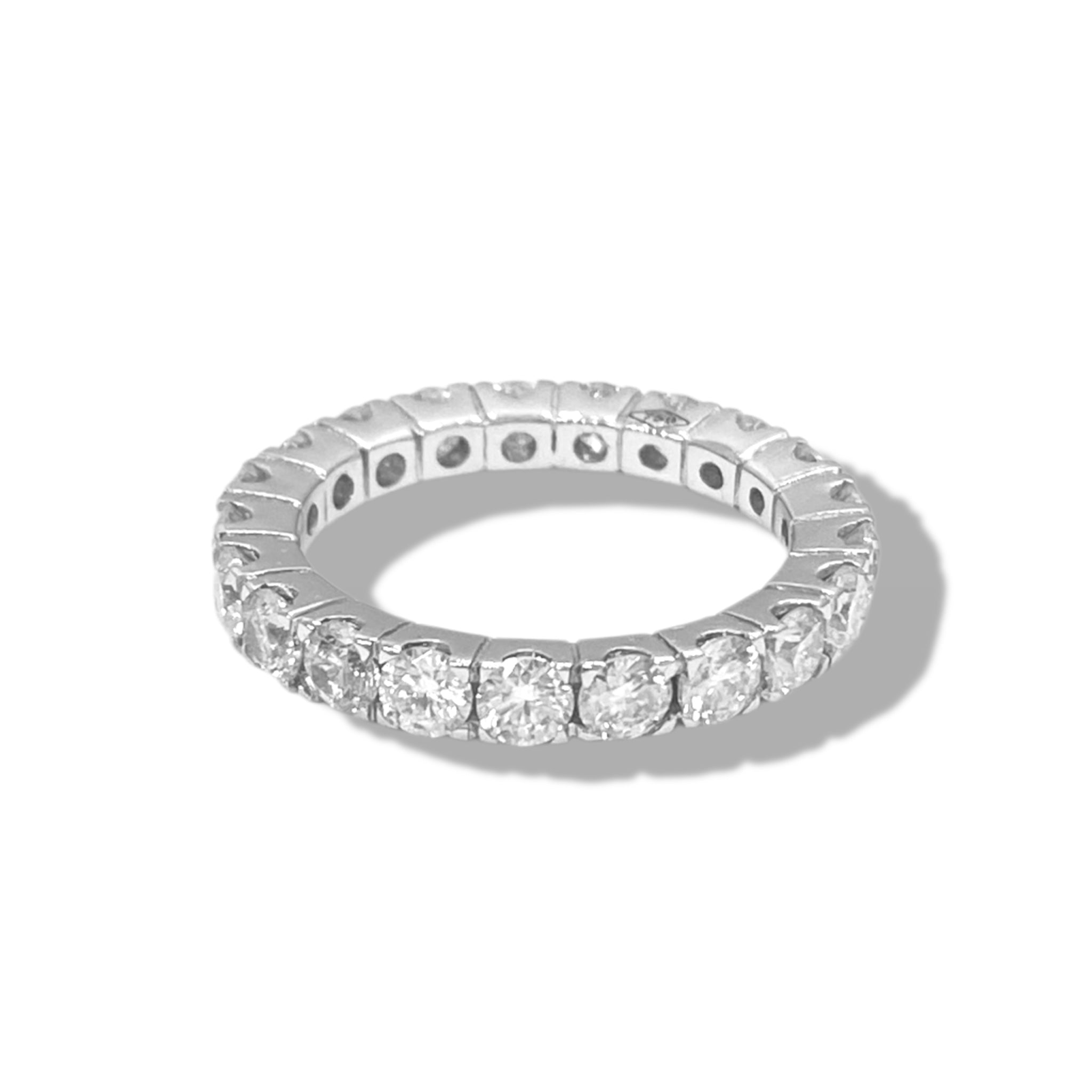 Eternity ring in 18kt white gold and moissanites D color Clarity VVS