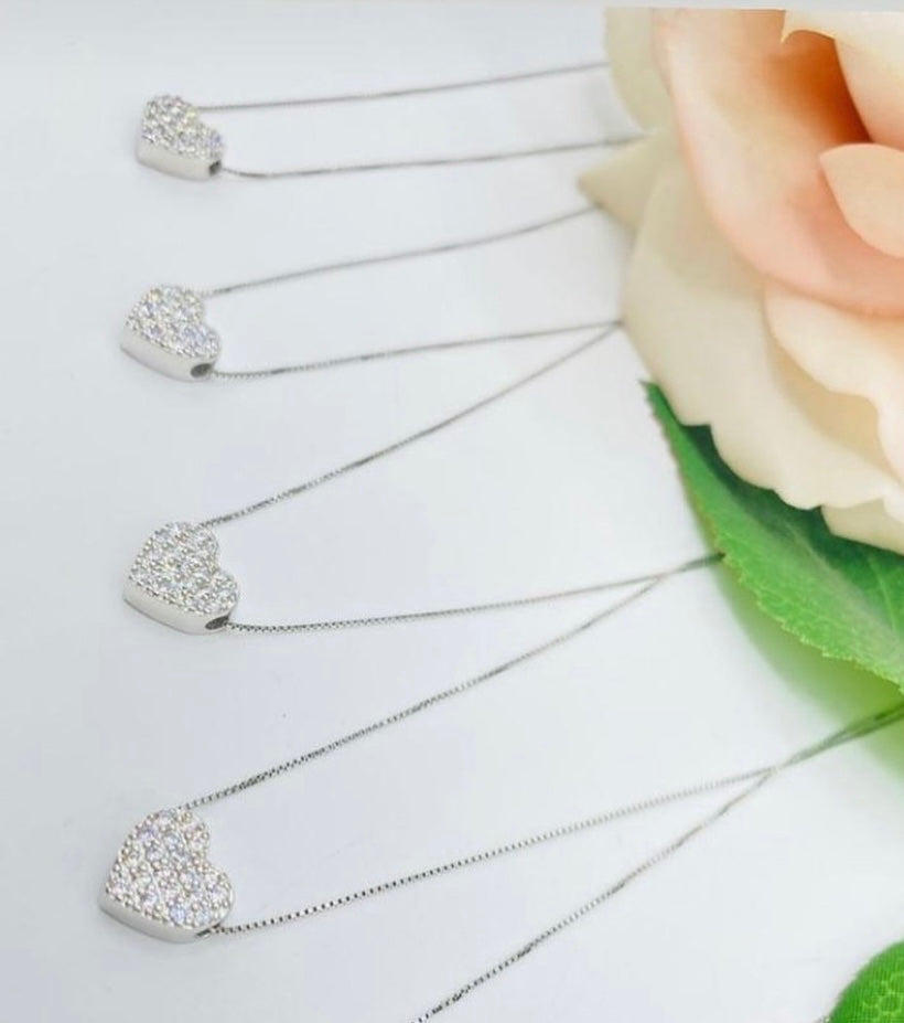 Collana a cuore full pavé con catena passante - Shine Gioielli