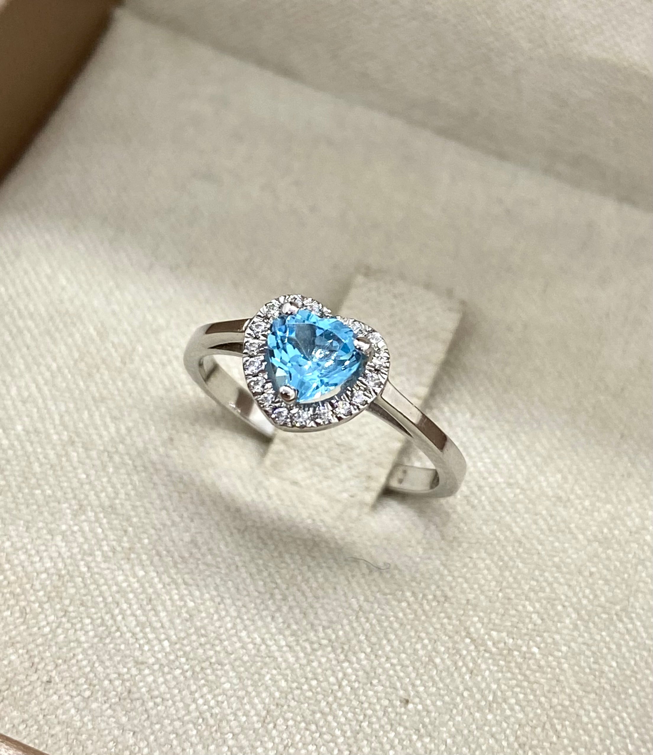 Anello cuore scintillante con topazio naturale - Shine Gioielli