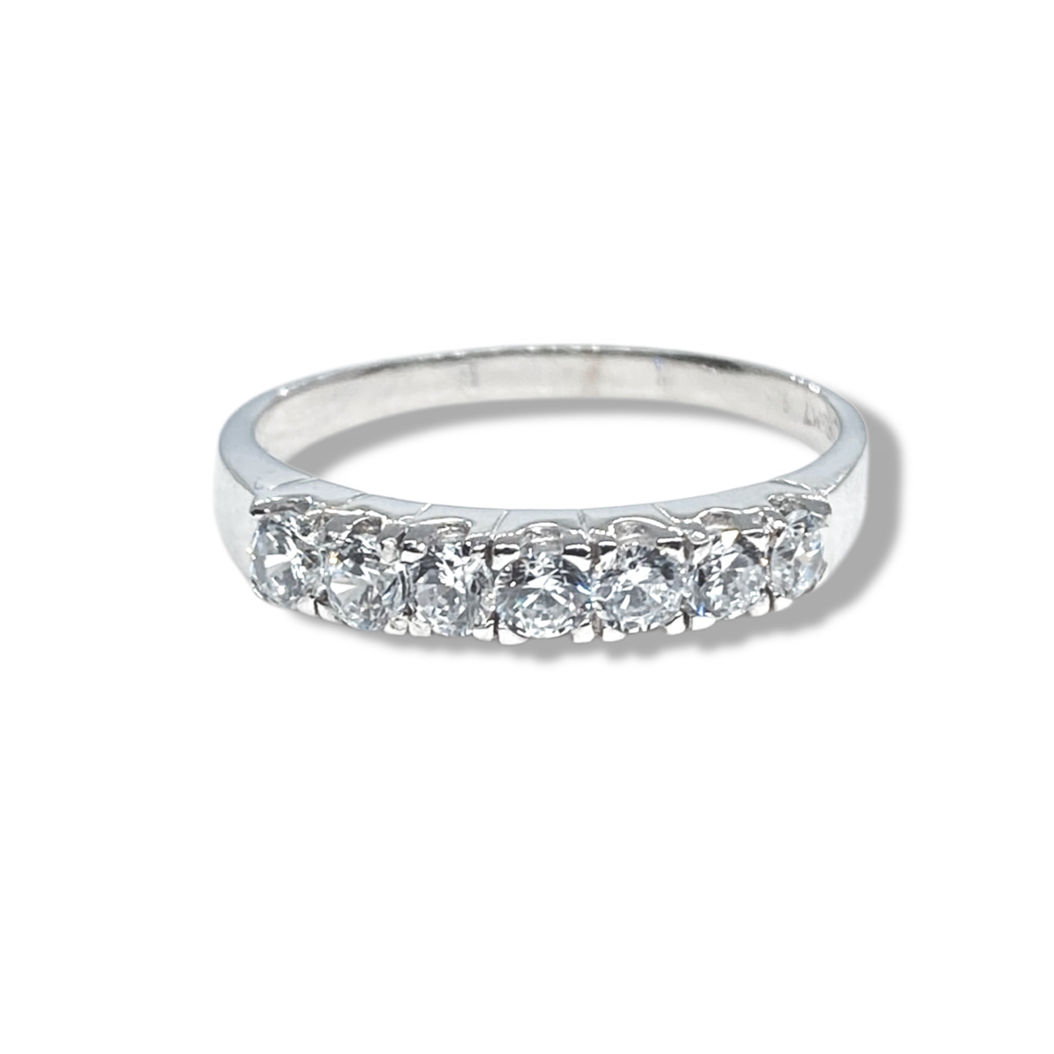 Anello riviera con moissaniti luminose