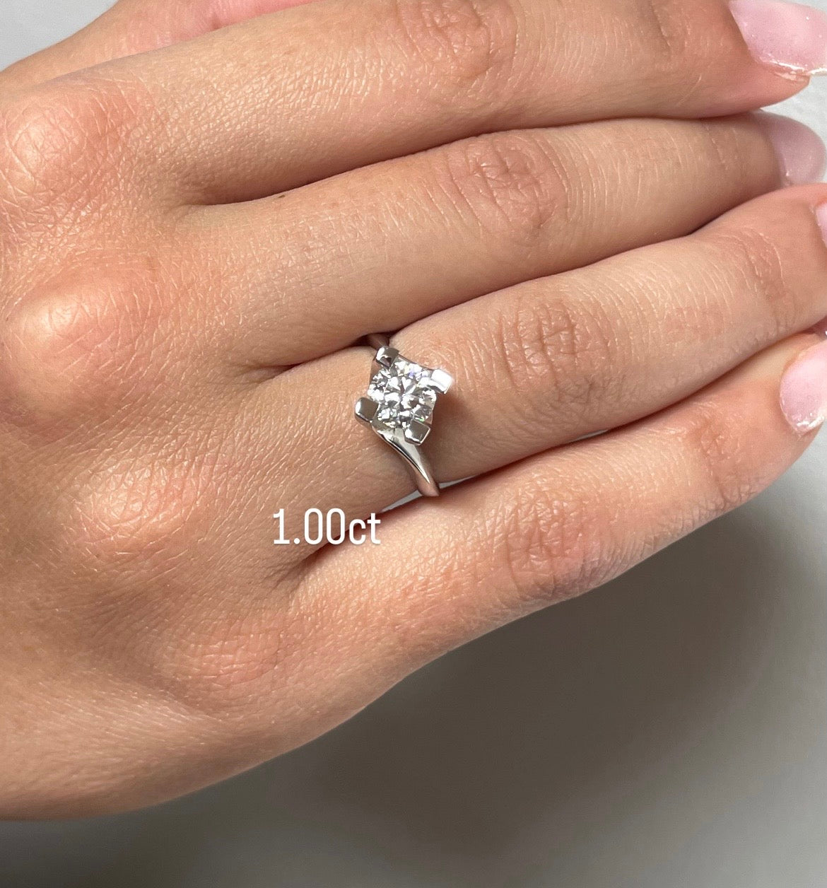 Anello solitario shine squadrato con moissanite luminosa