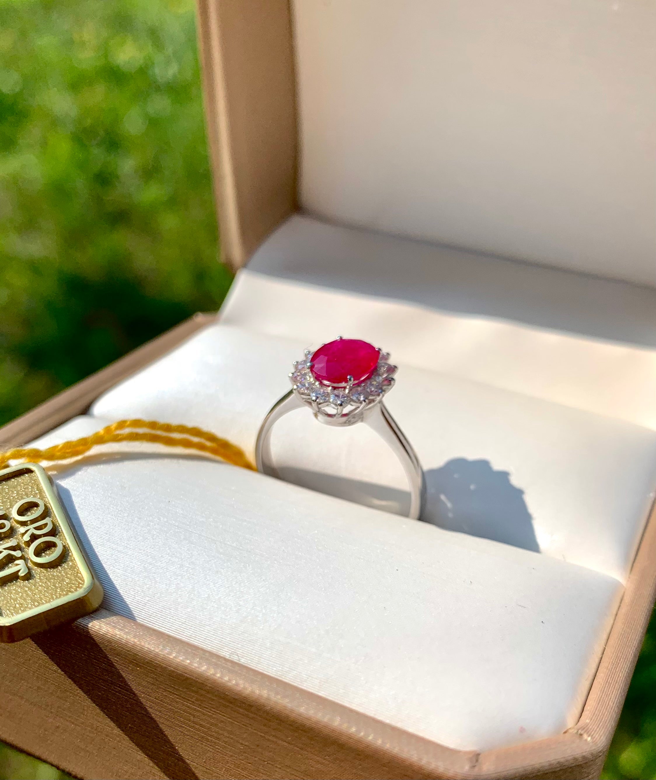 ANELLO CON RUBINO NATURALE 1.50ct E DIAMANTI 0.24ct - Shine Gioielli