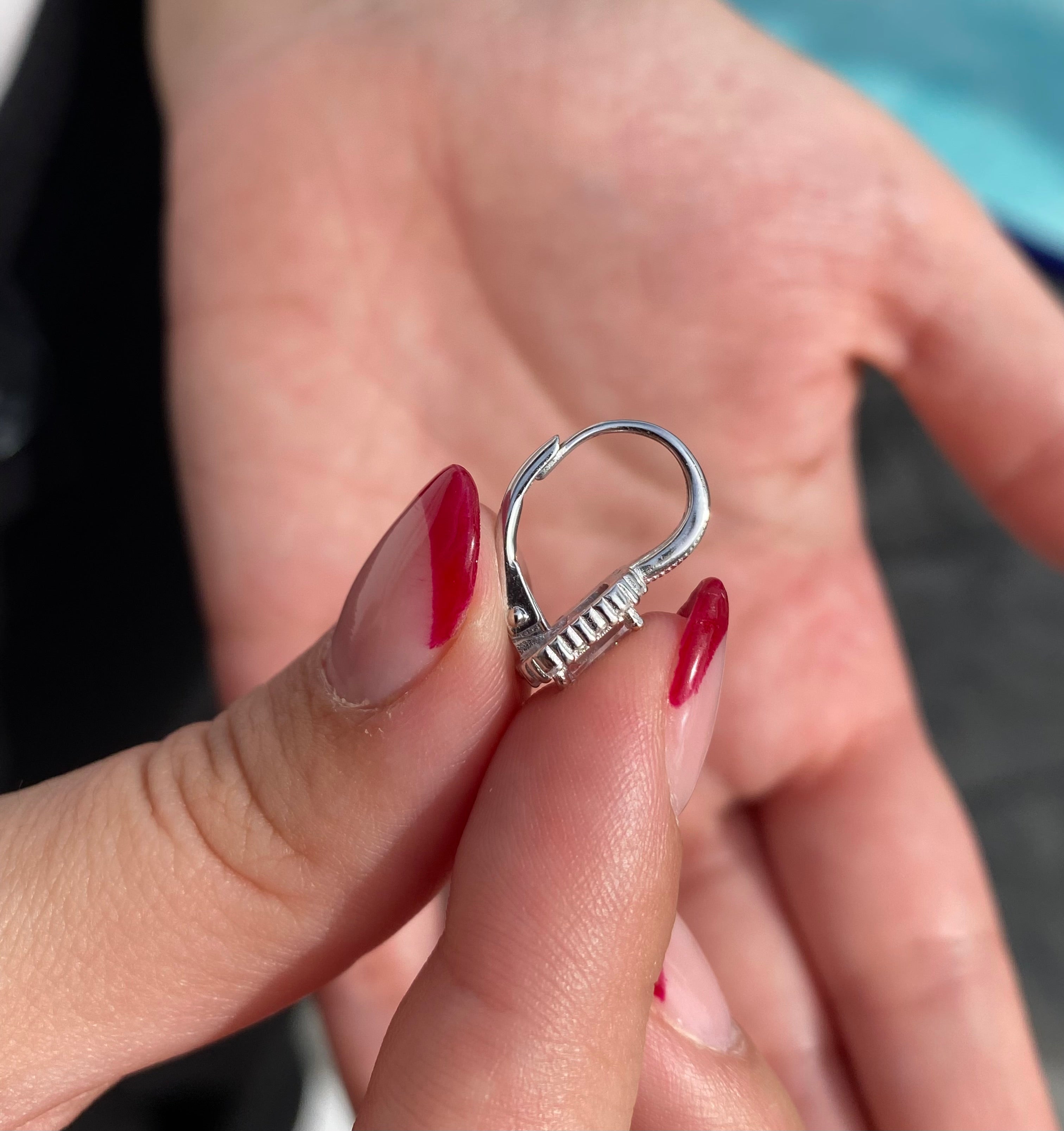 Orecchini quadrati pavé con chiusura a monachina