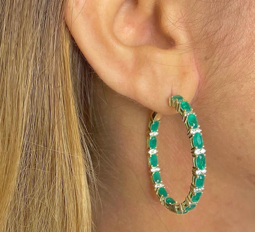 Orecchini a cerchio con pietre verde smeraldo - Shine Gioielli