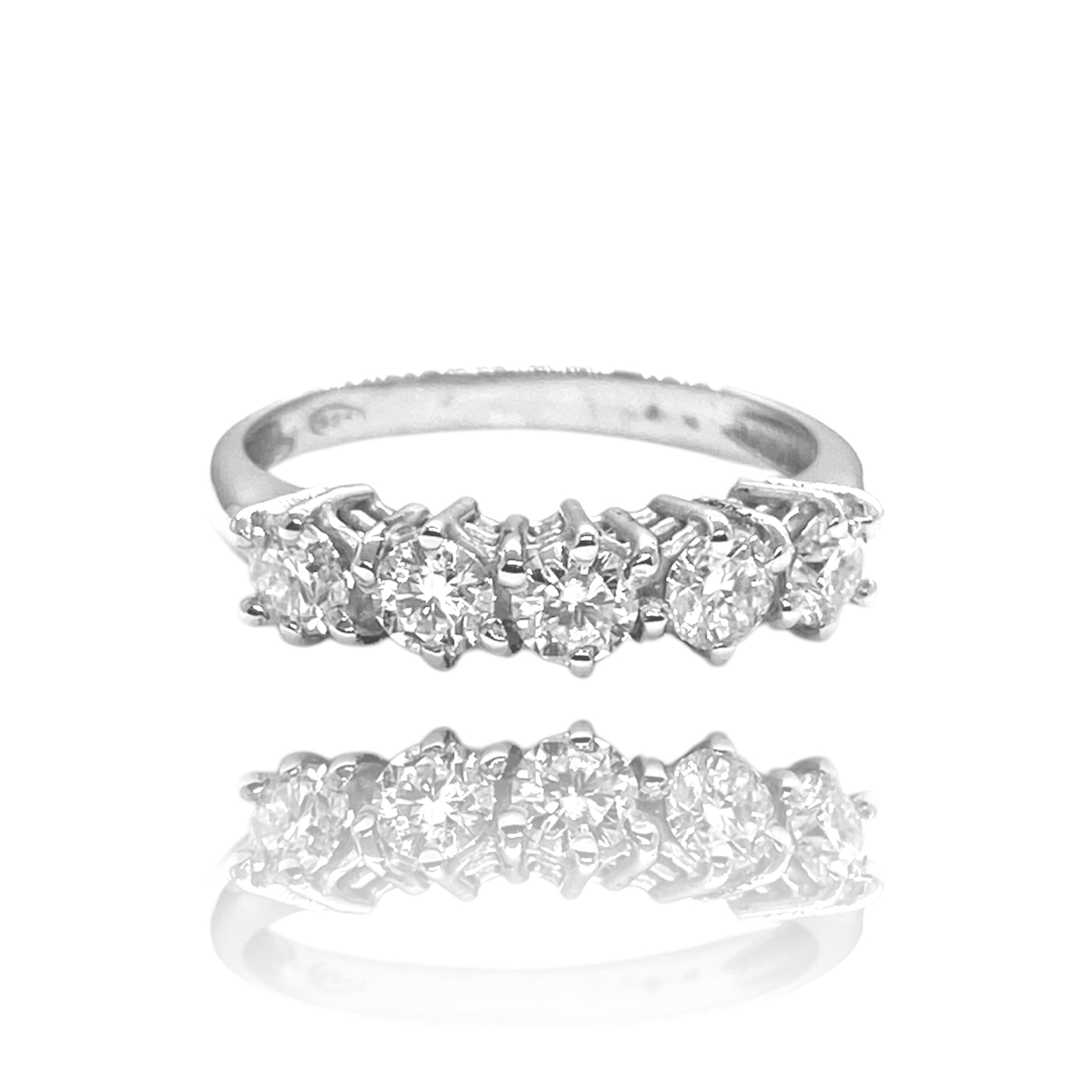 Anello semi Veretta con moissanite