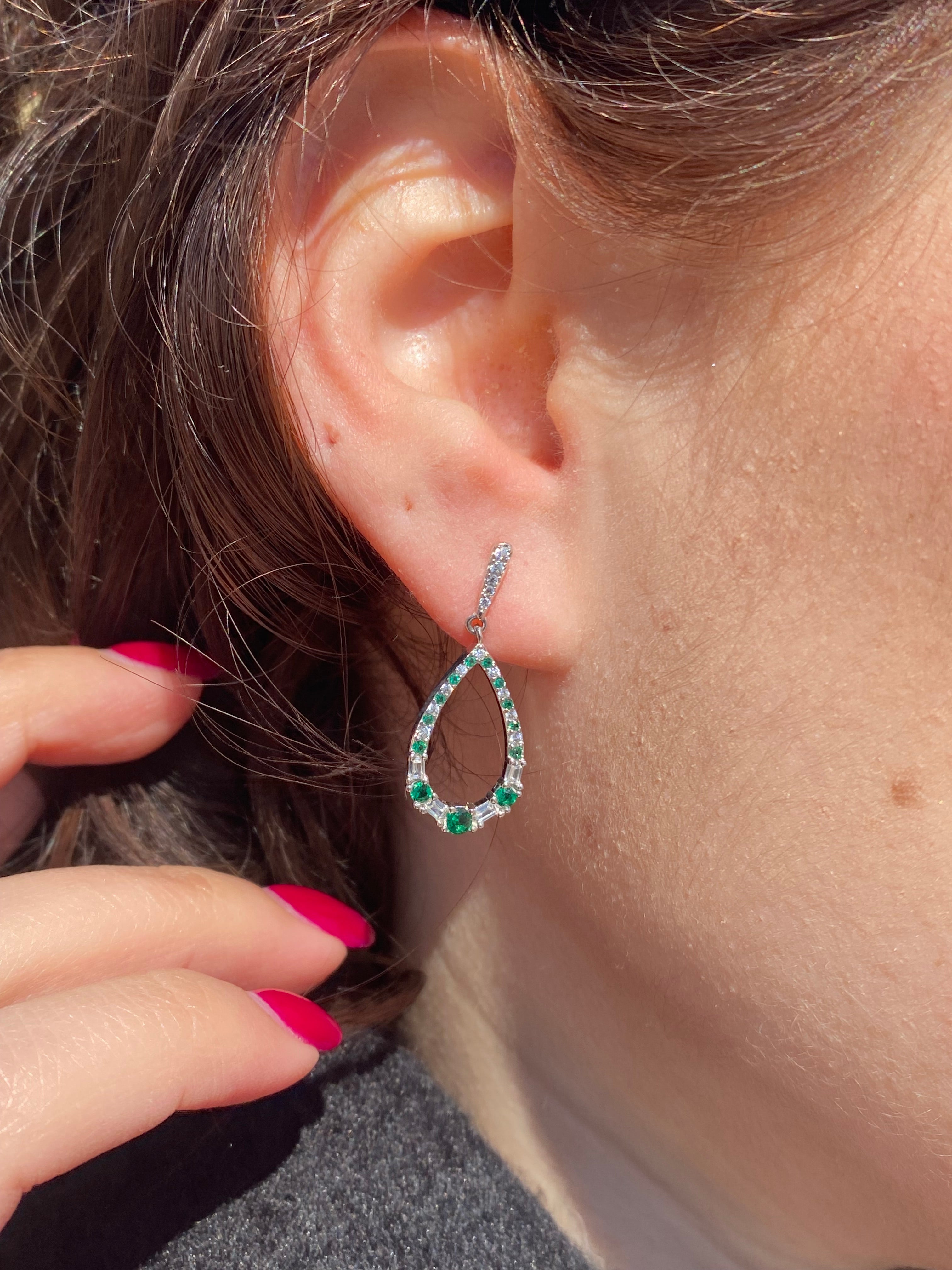 Orecchìni esclusive con baguette luminose