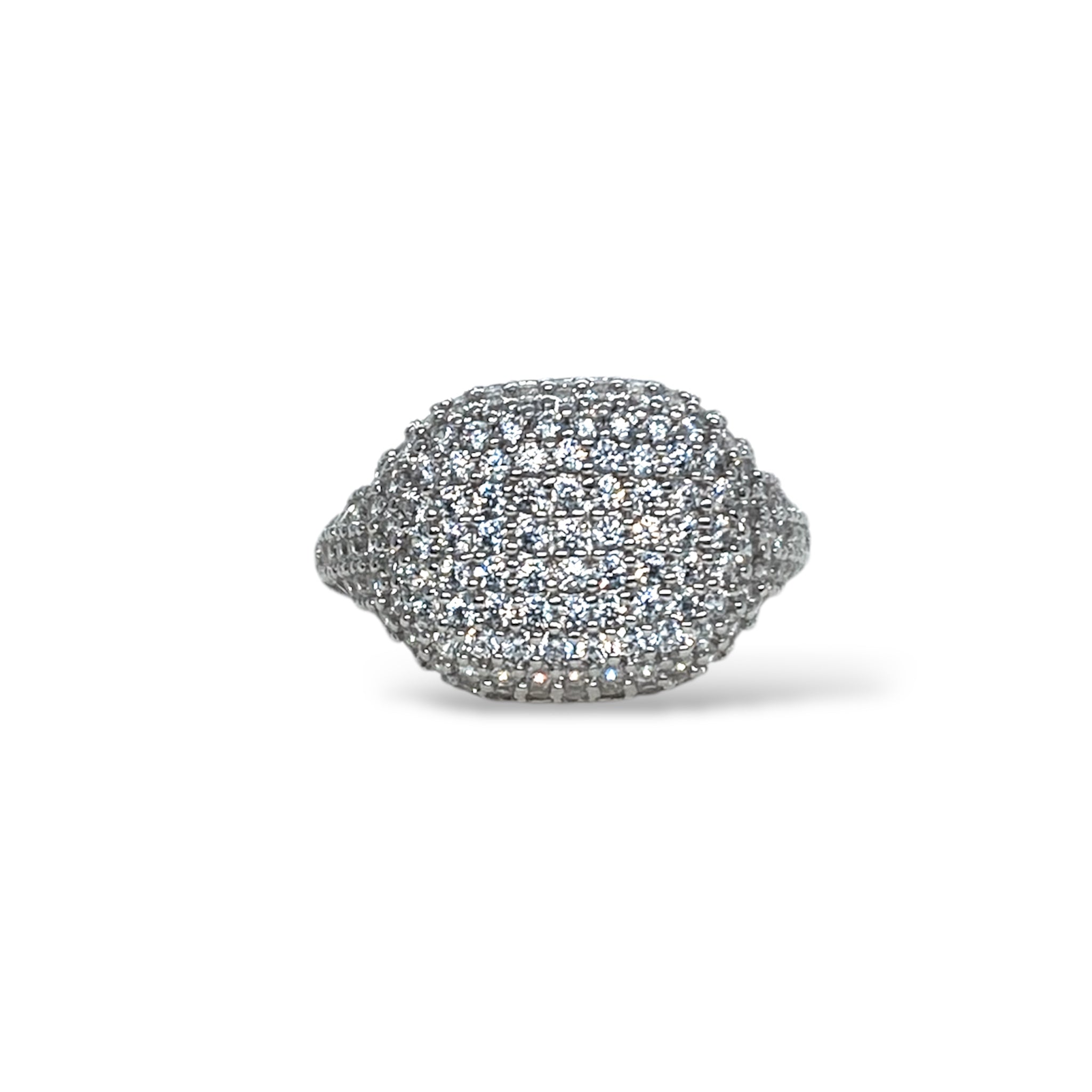 Anello chevalier da mignolo con pavé di pietre scintillanti