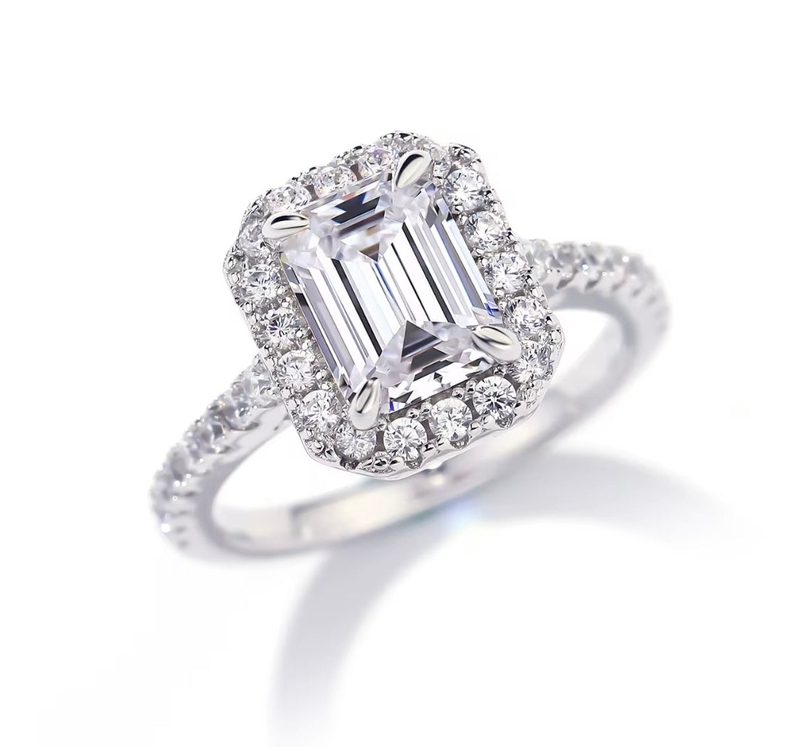Anello solitario halo con moissanite rettangolare e giro scintillante