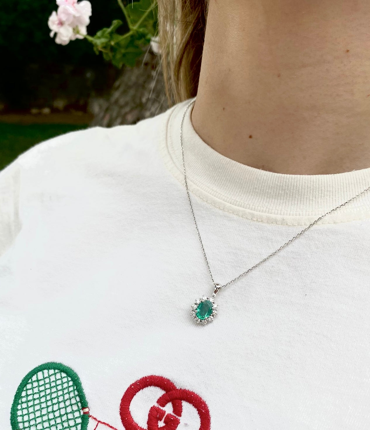 COLLANA IN ORO BIANCO CON SMERALDO 1.58CT E DIAMANTI CT O.41 G VVS. - Shine Gioielli
