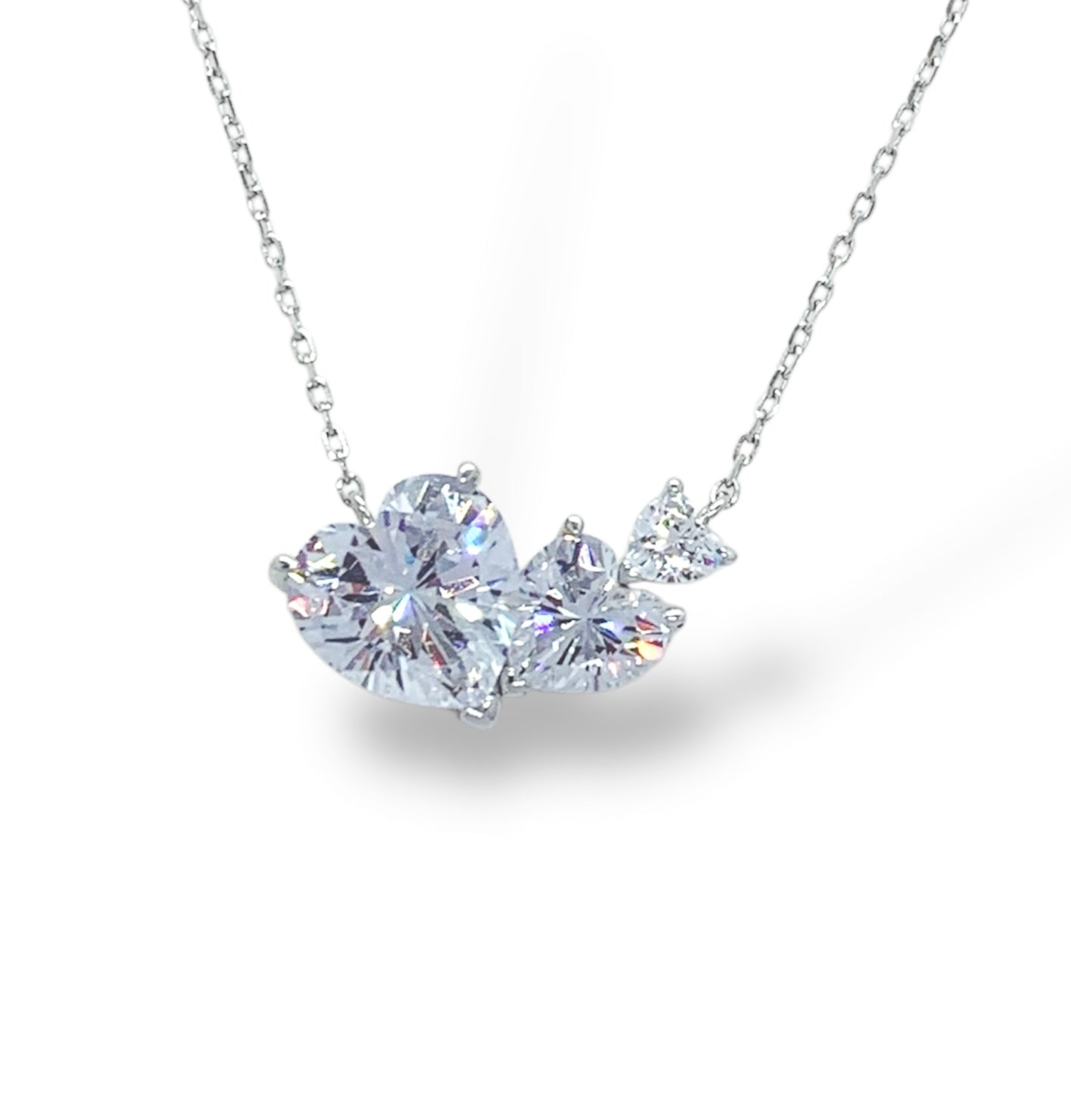 Collana tris di cuori luminosi