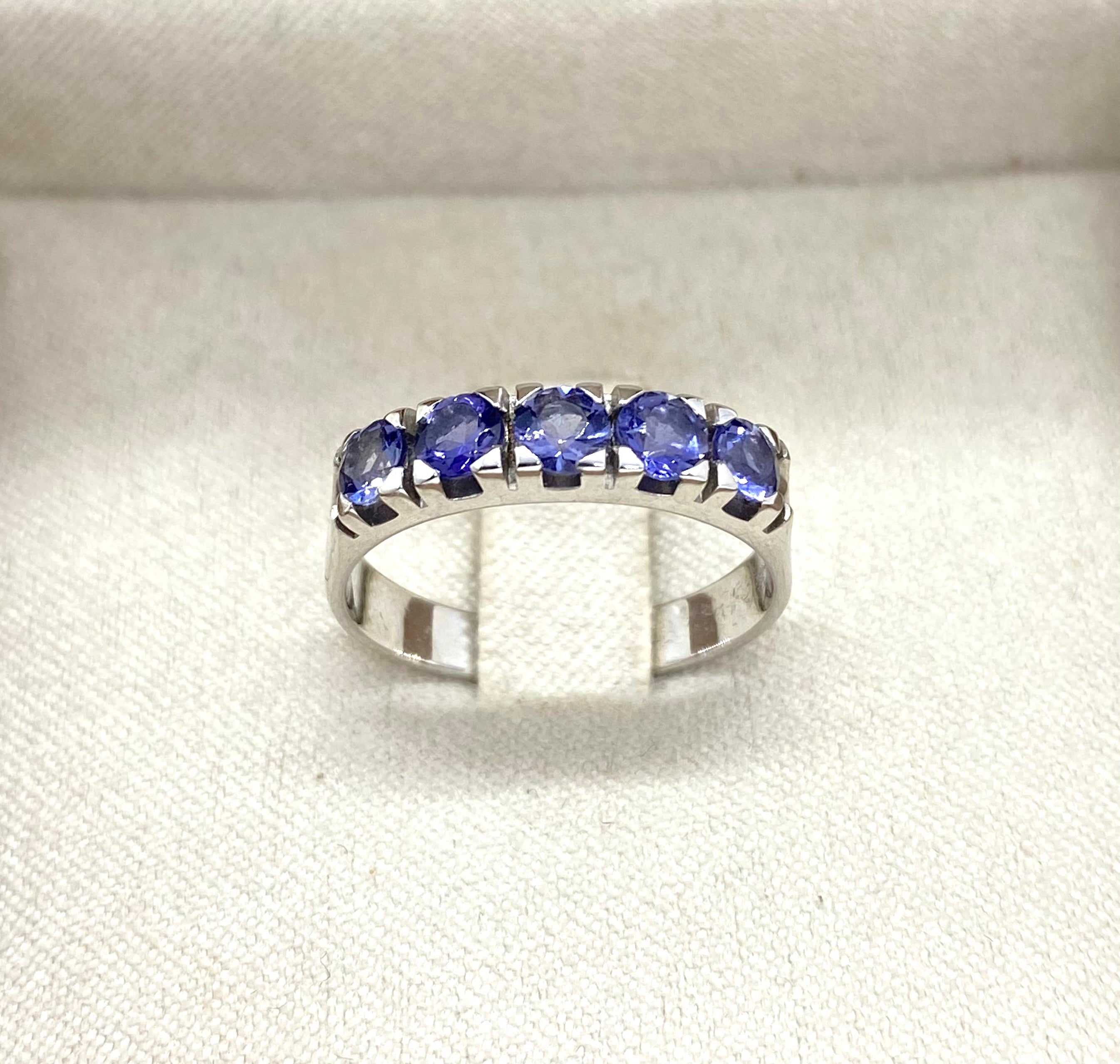 Anello riviera con iolite naturale - Shine Gioielli