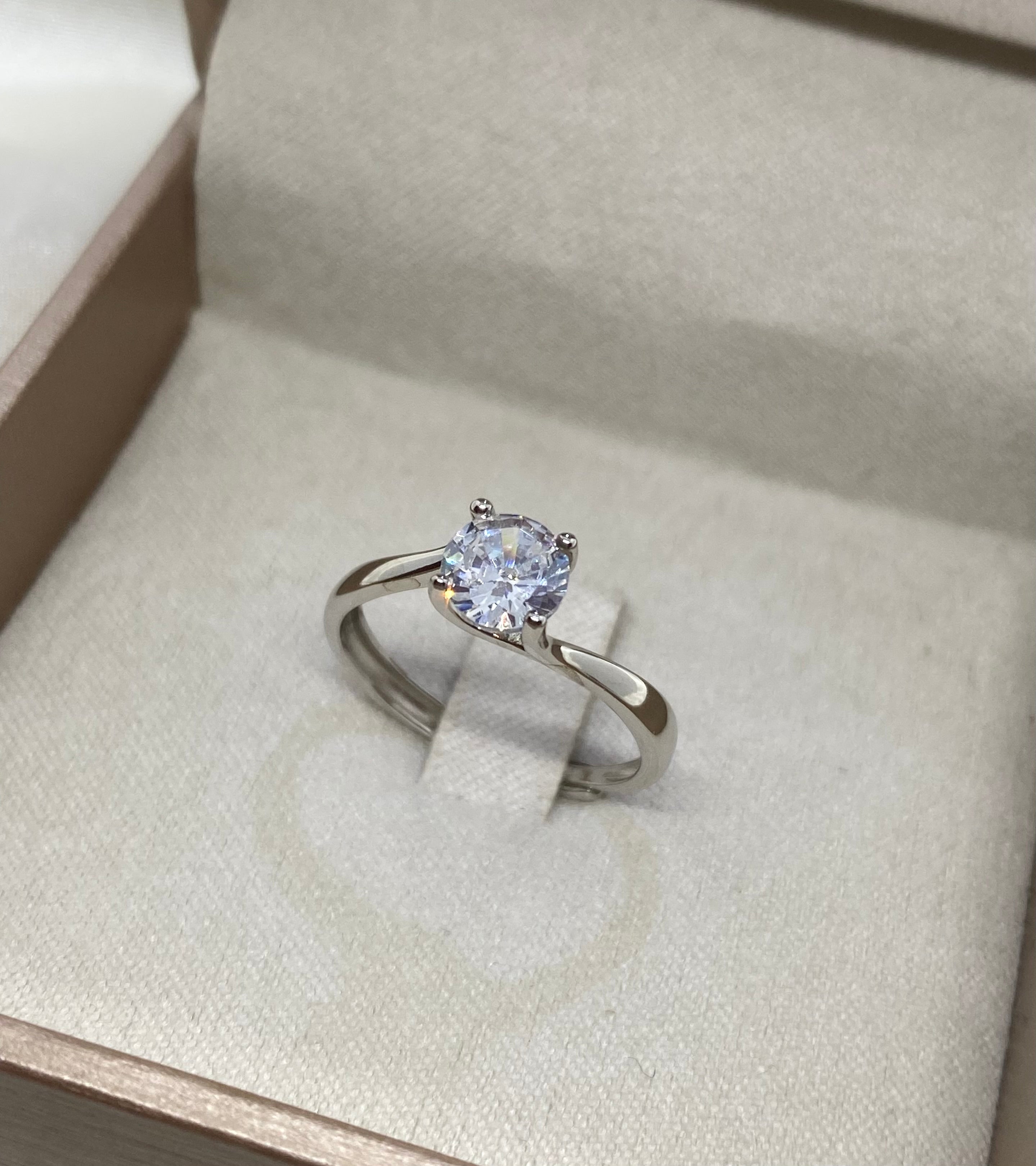 Anello solitario Valentino - Shine Gioielli