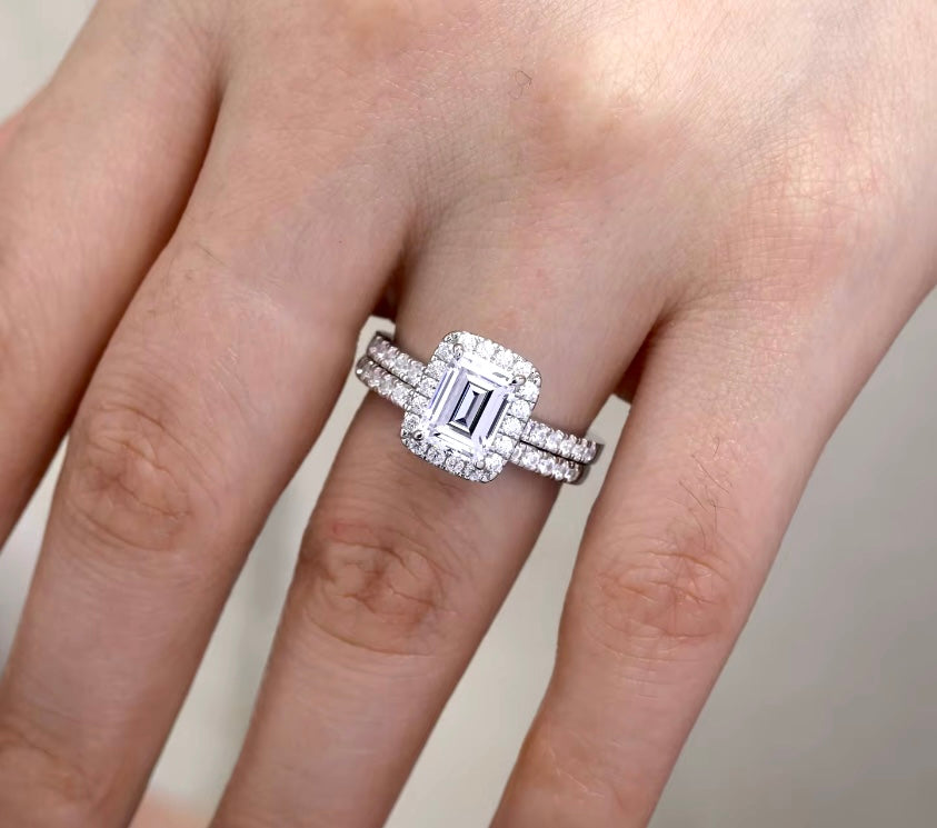 Ring with certified 2CT emerald-cut moissanite, D color, VVS1 clarity