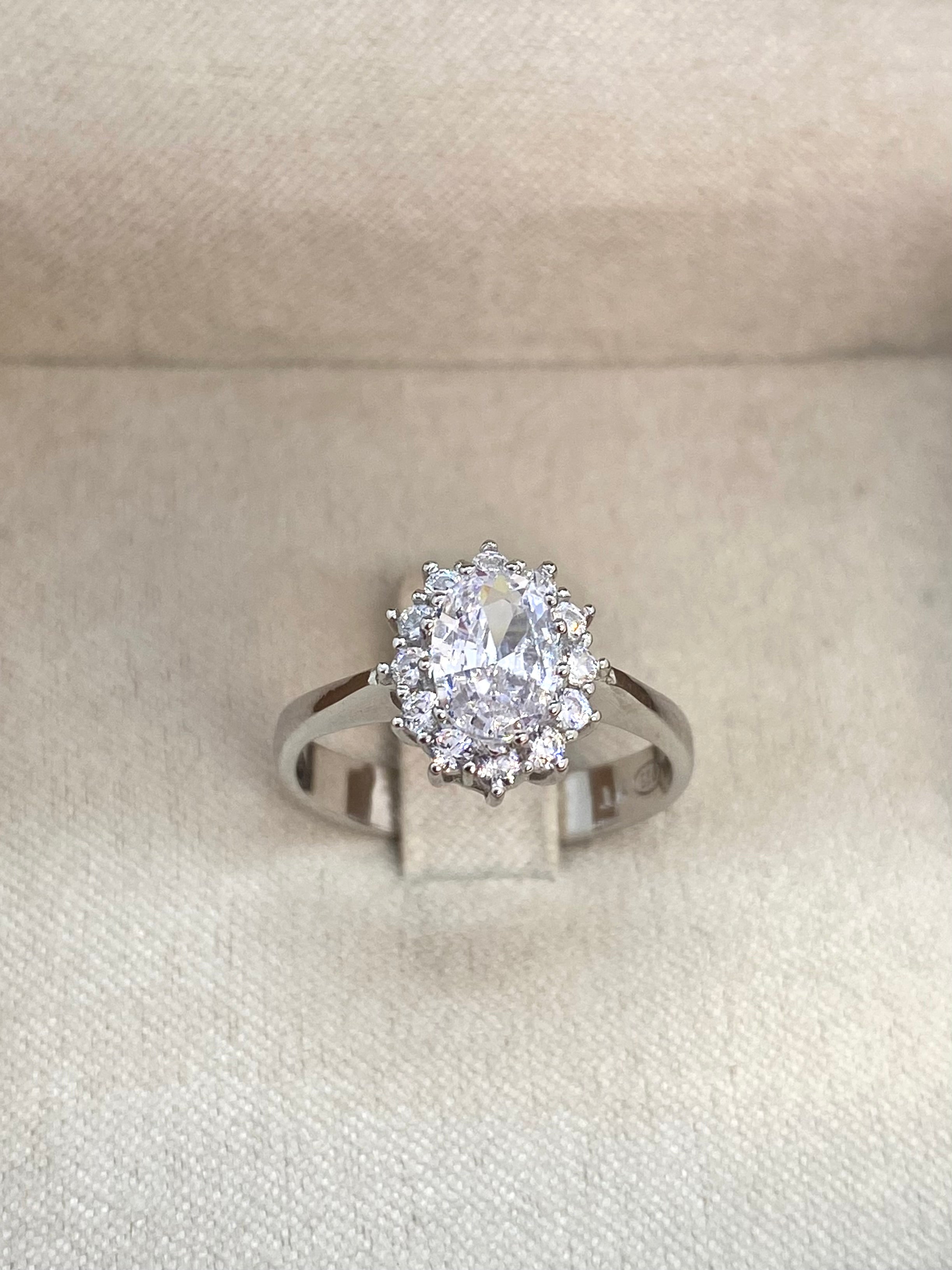 Anello Ovale scintillante - Shine Gioielli