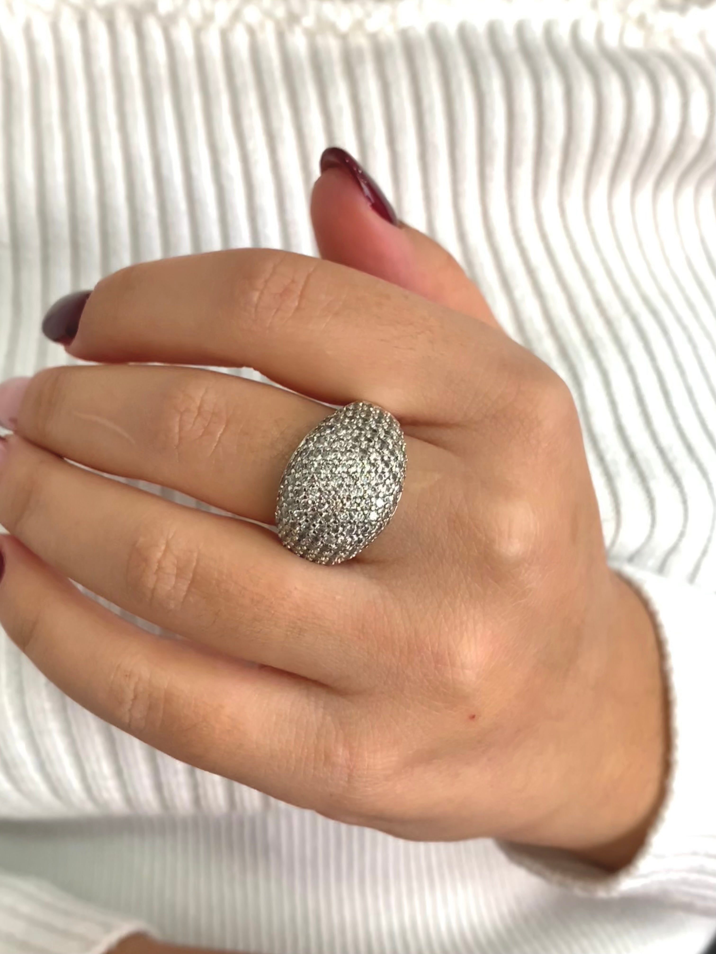 Brilliant pavé ring