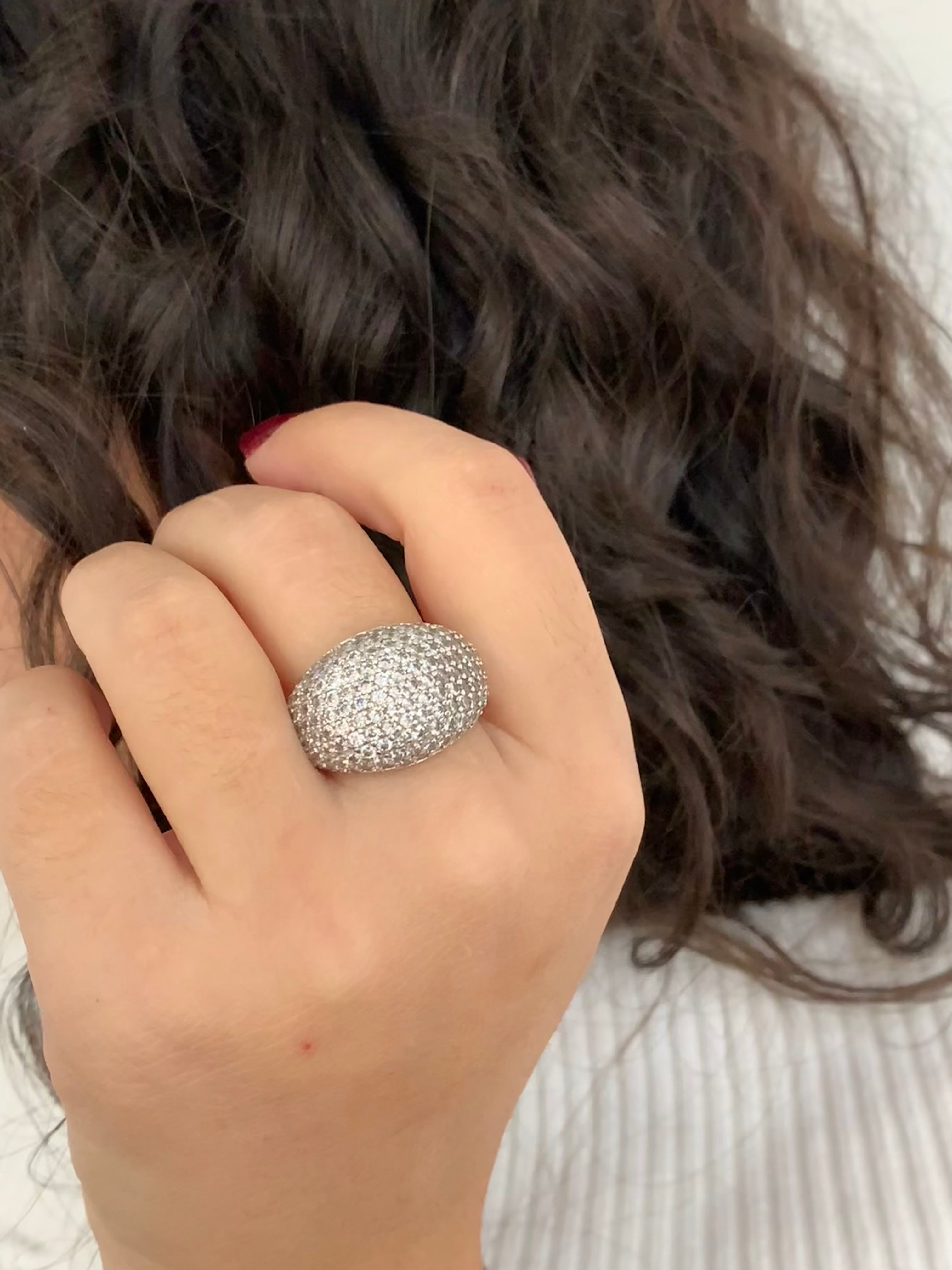 Brilliant pavé ring