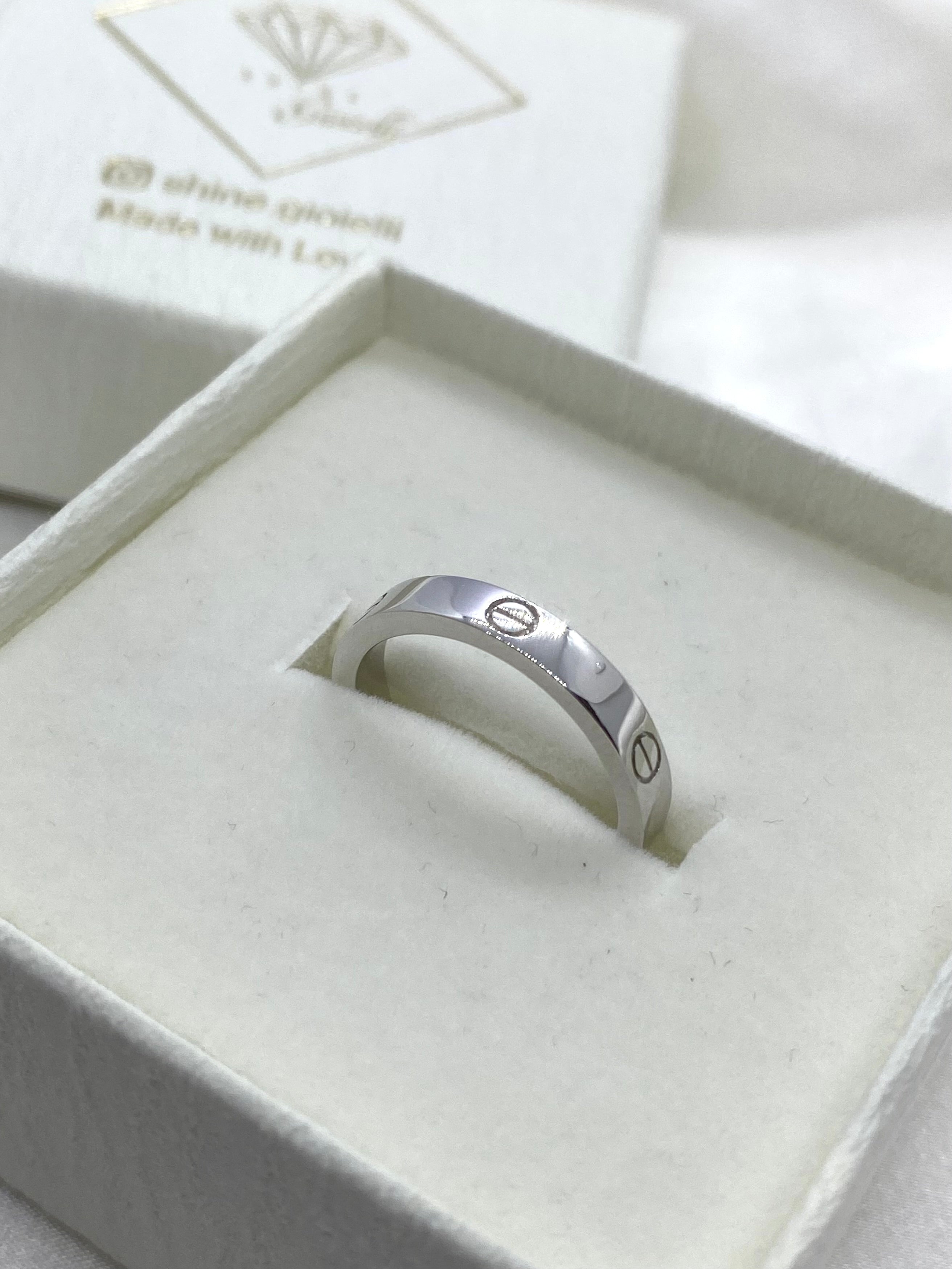 Anello fascia con viti - Shine Gioielli