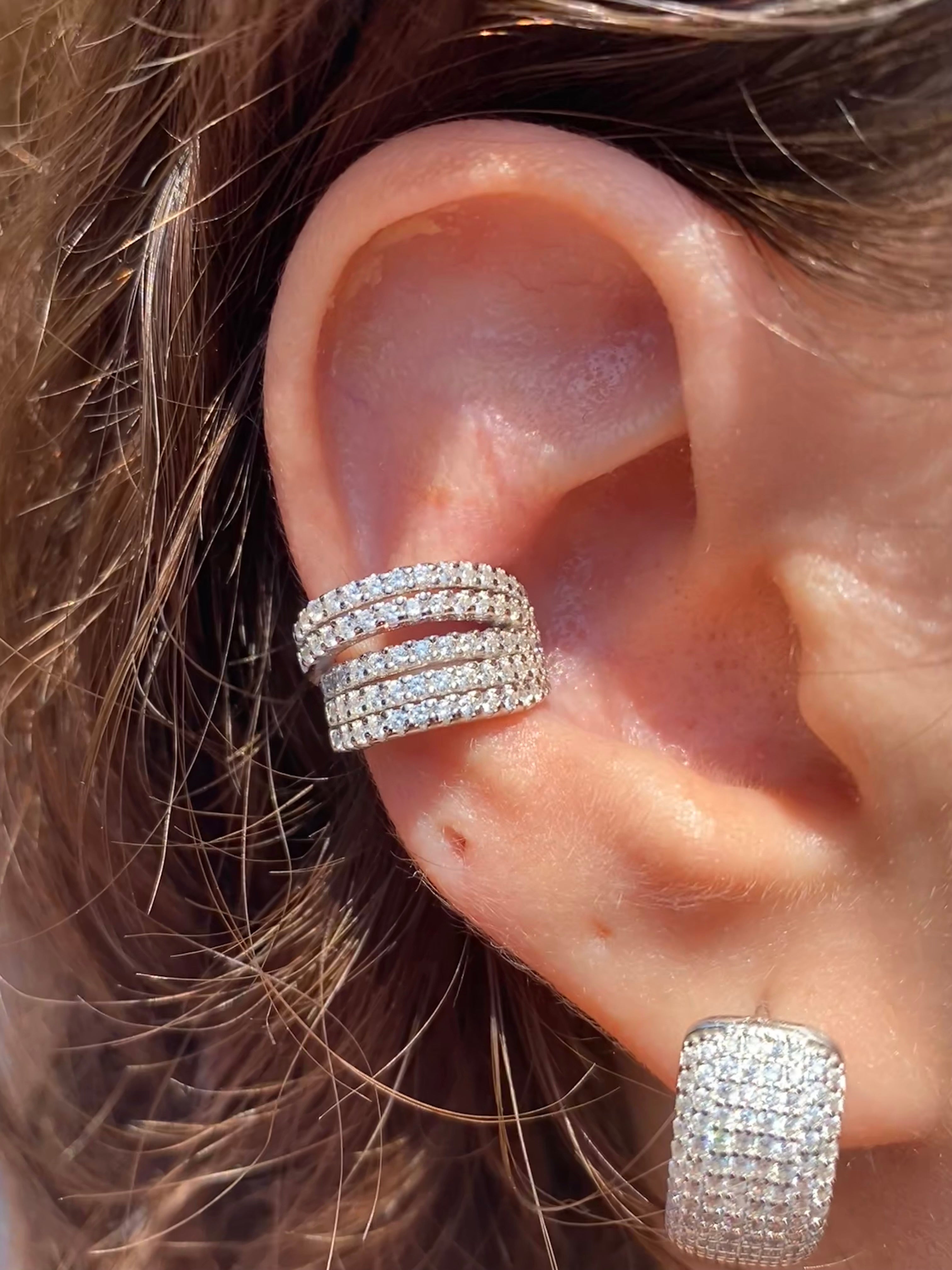 Earcuff luminoso con cinque fili