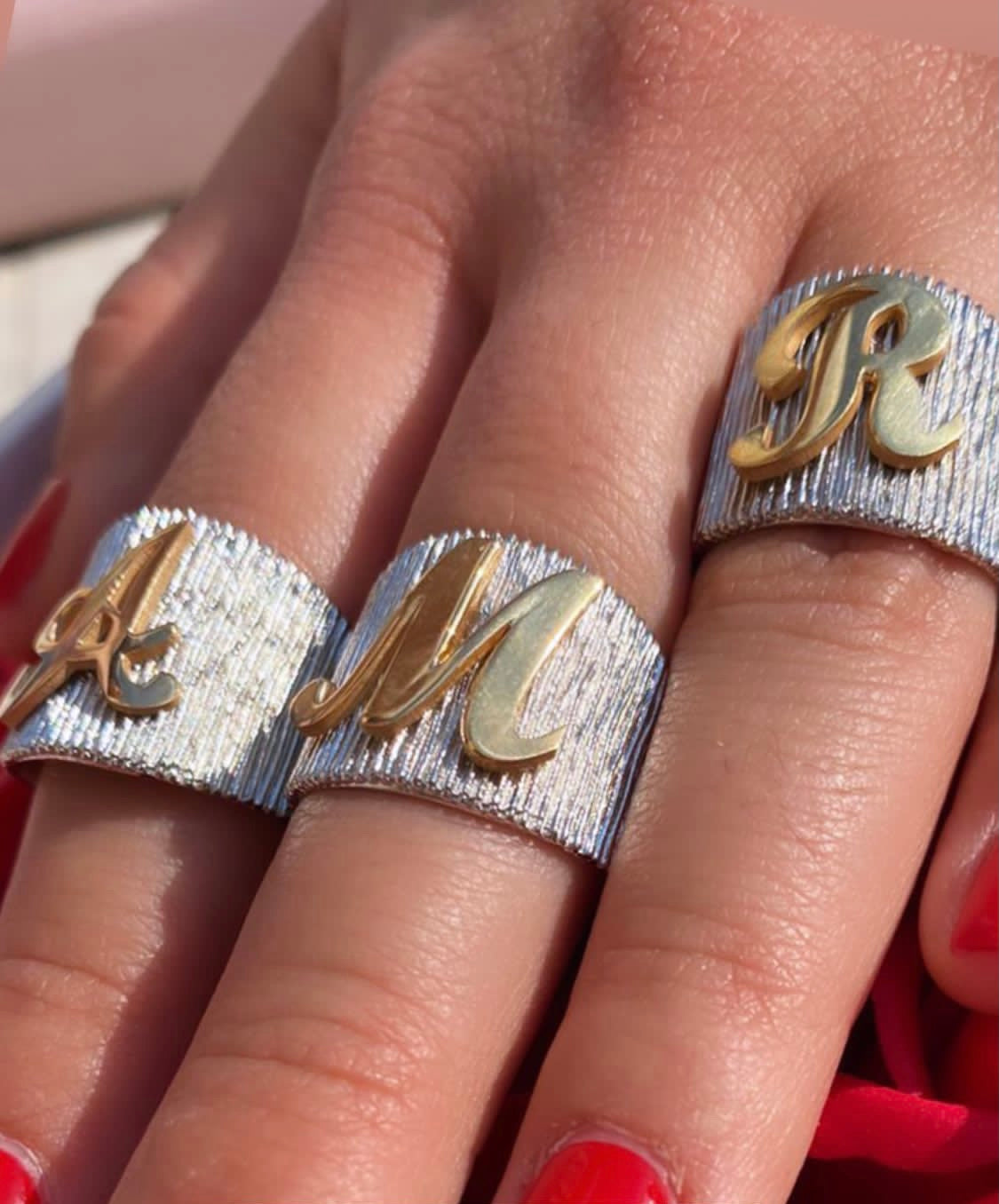 Anello fascione con lettera - Shine Gioielli