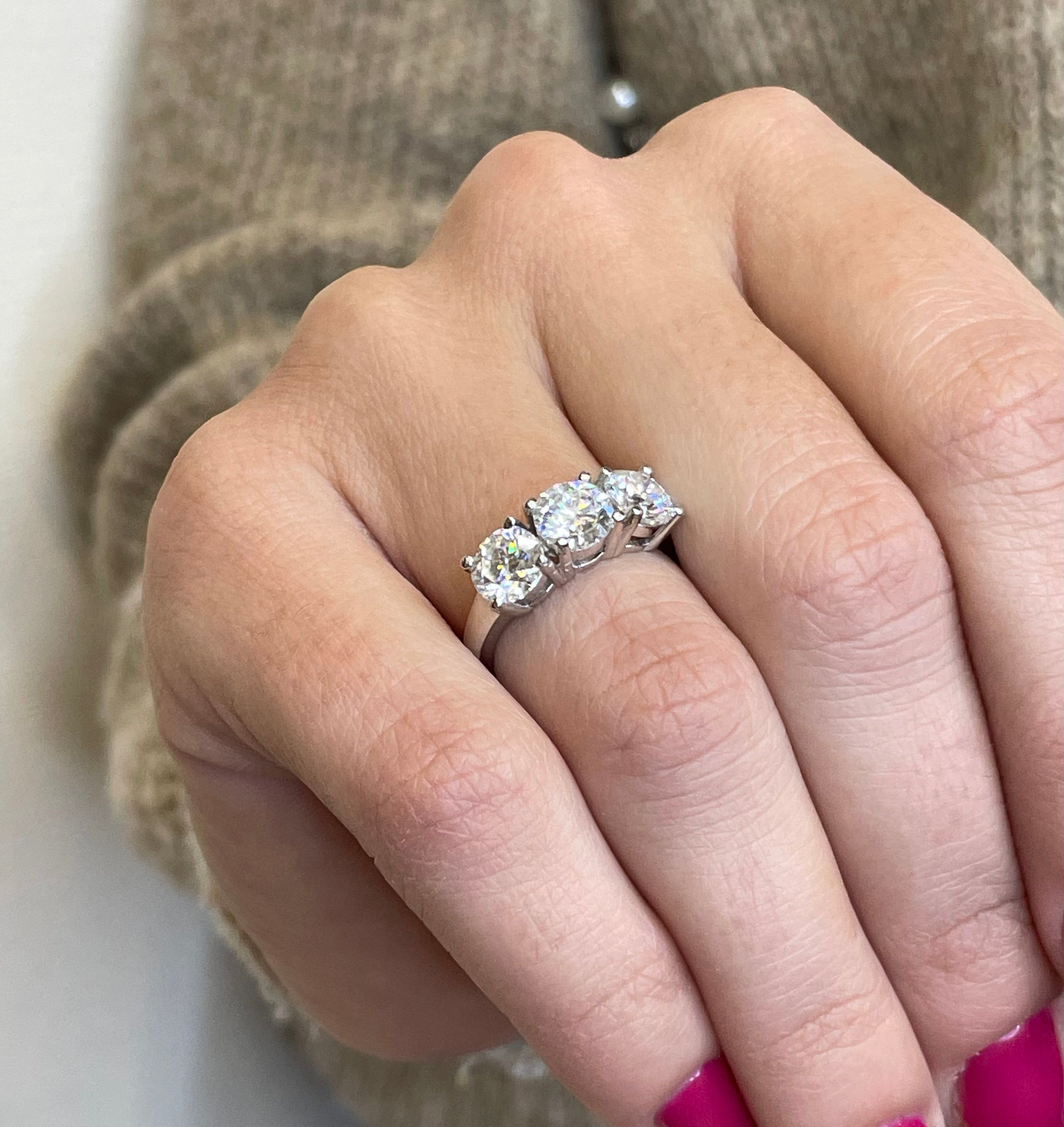 Trilogy con moissanite da 3ct