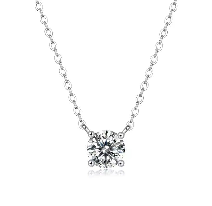 Collana punto luce a quattro punte in moissanite certificata GRA