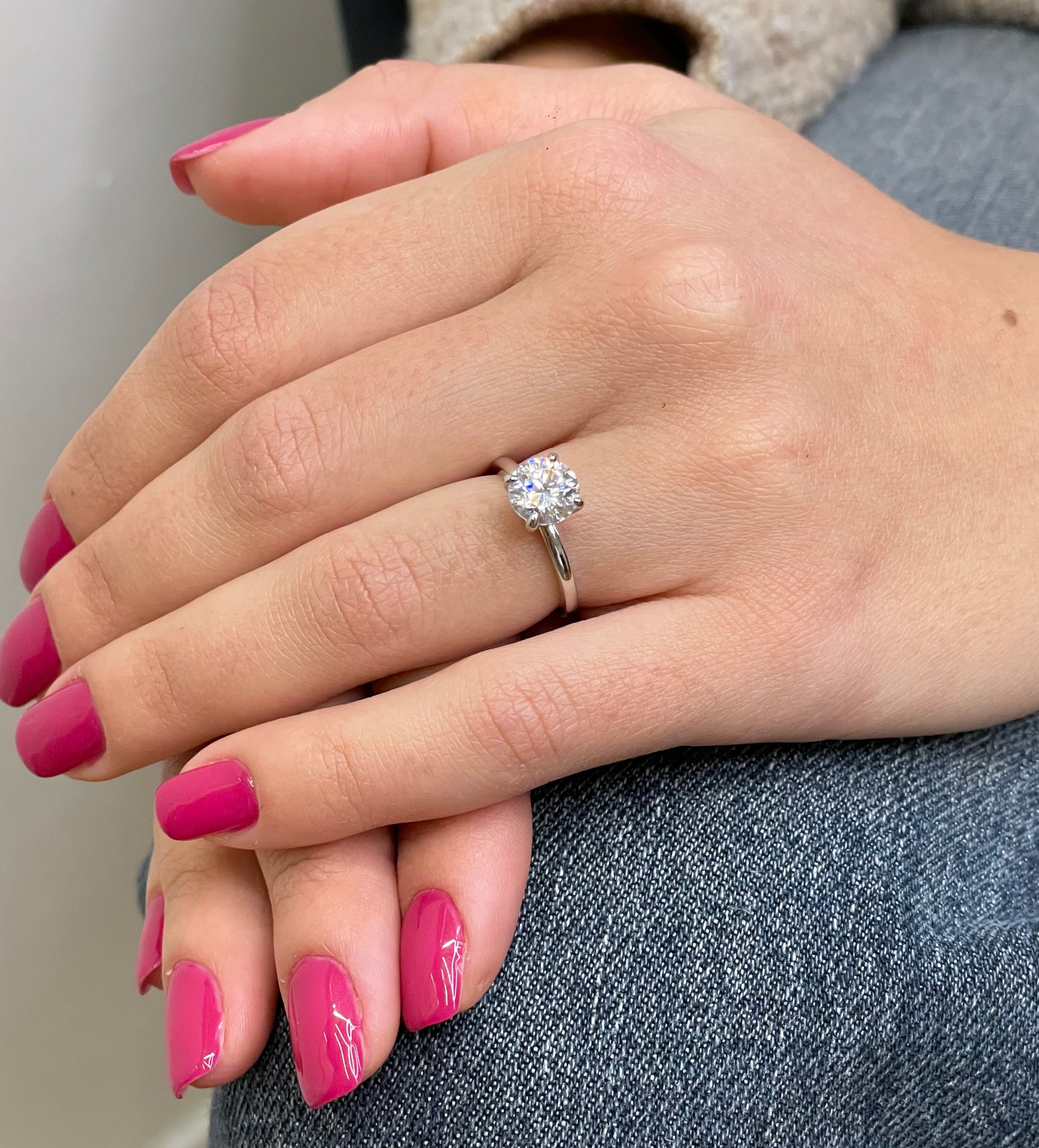 Anello solitario luminoso con moissanite 1.59