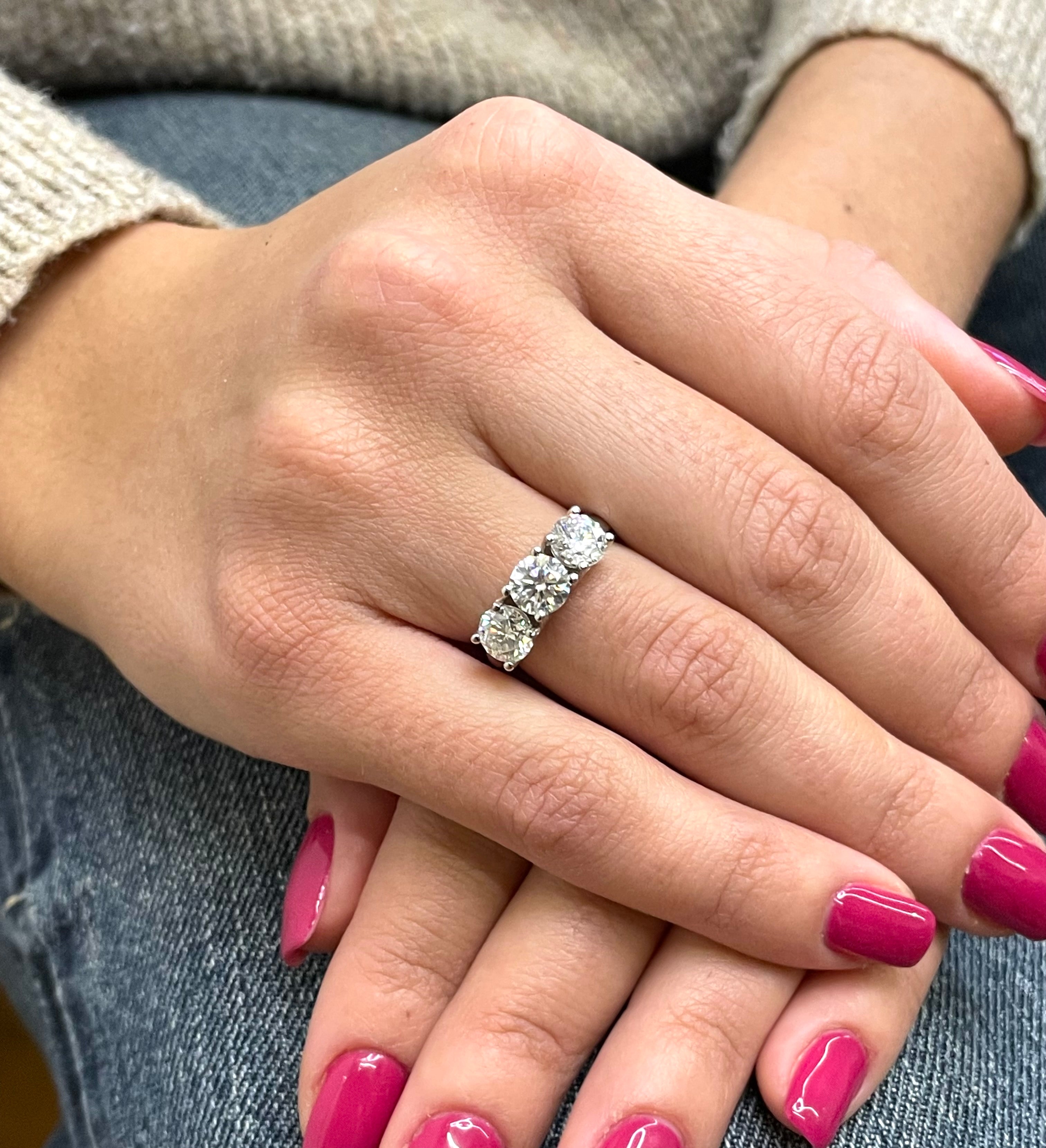 Trilogy con moissanite da 3ct