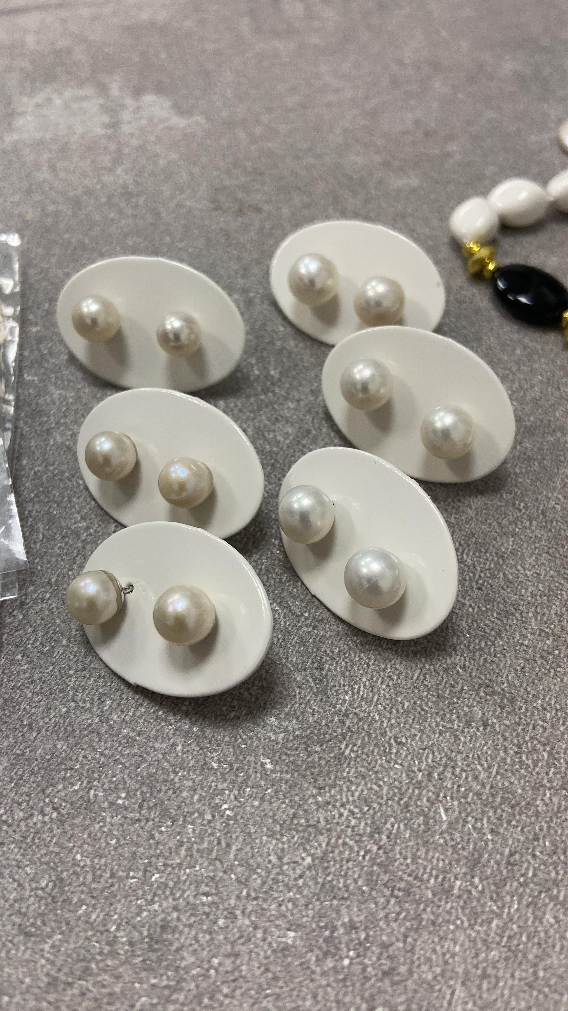 Orecchini in perle di fiume naturali