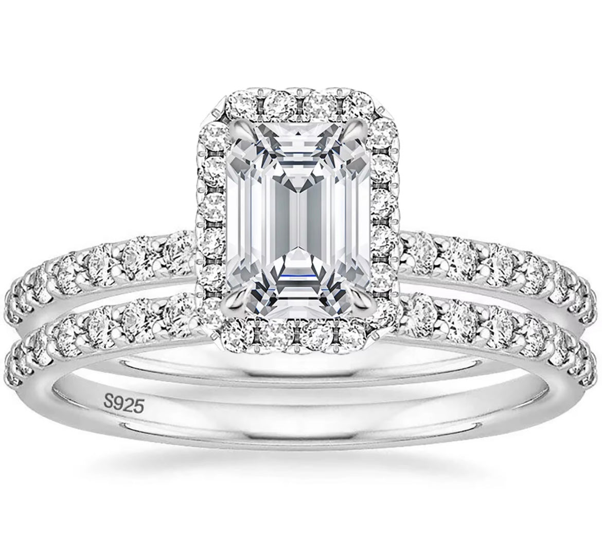 Ring with certified 2CT emerald-cut moissanite, D color, VVS1 clarity