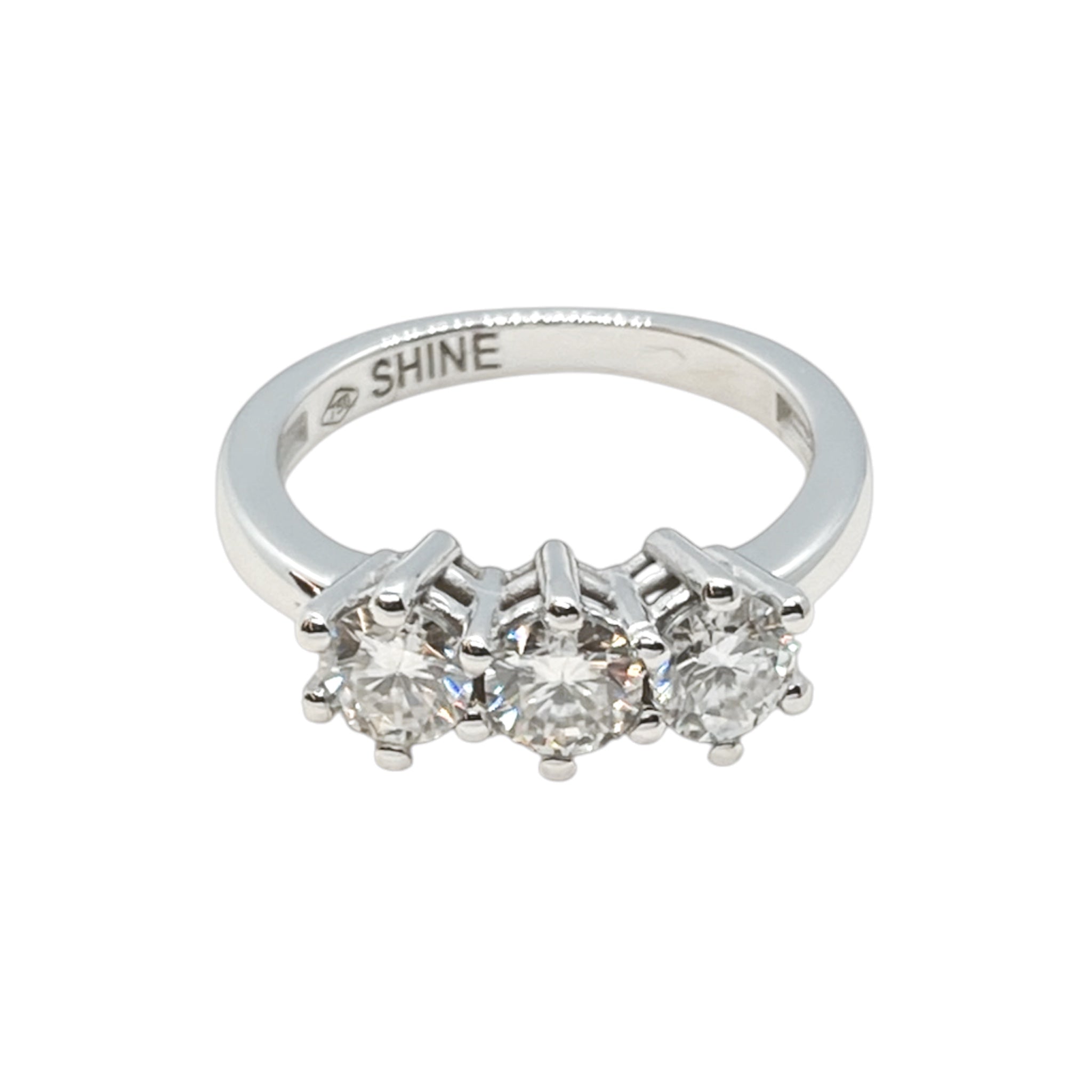 Anello Trilogy in oro bianco 18kt con moissanite 1.05