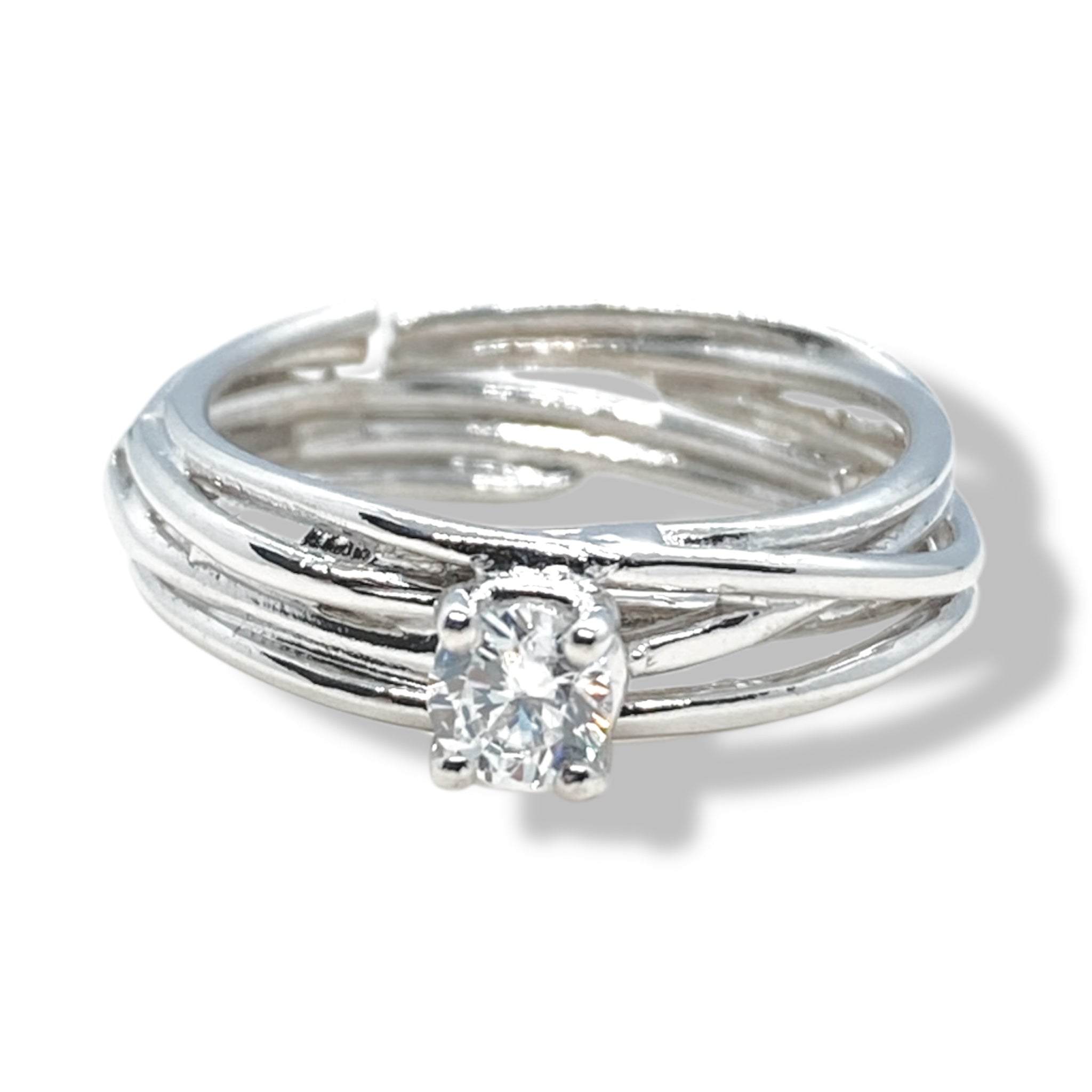 Anello solitario filo della vita