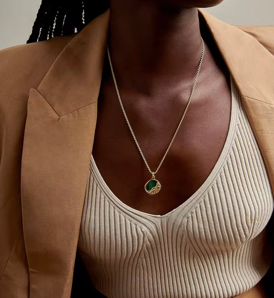 Collana bottone effetto intarsiata con malachite