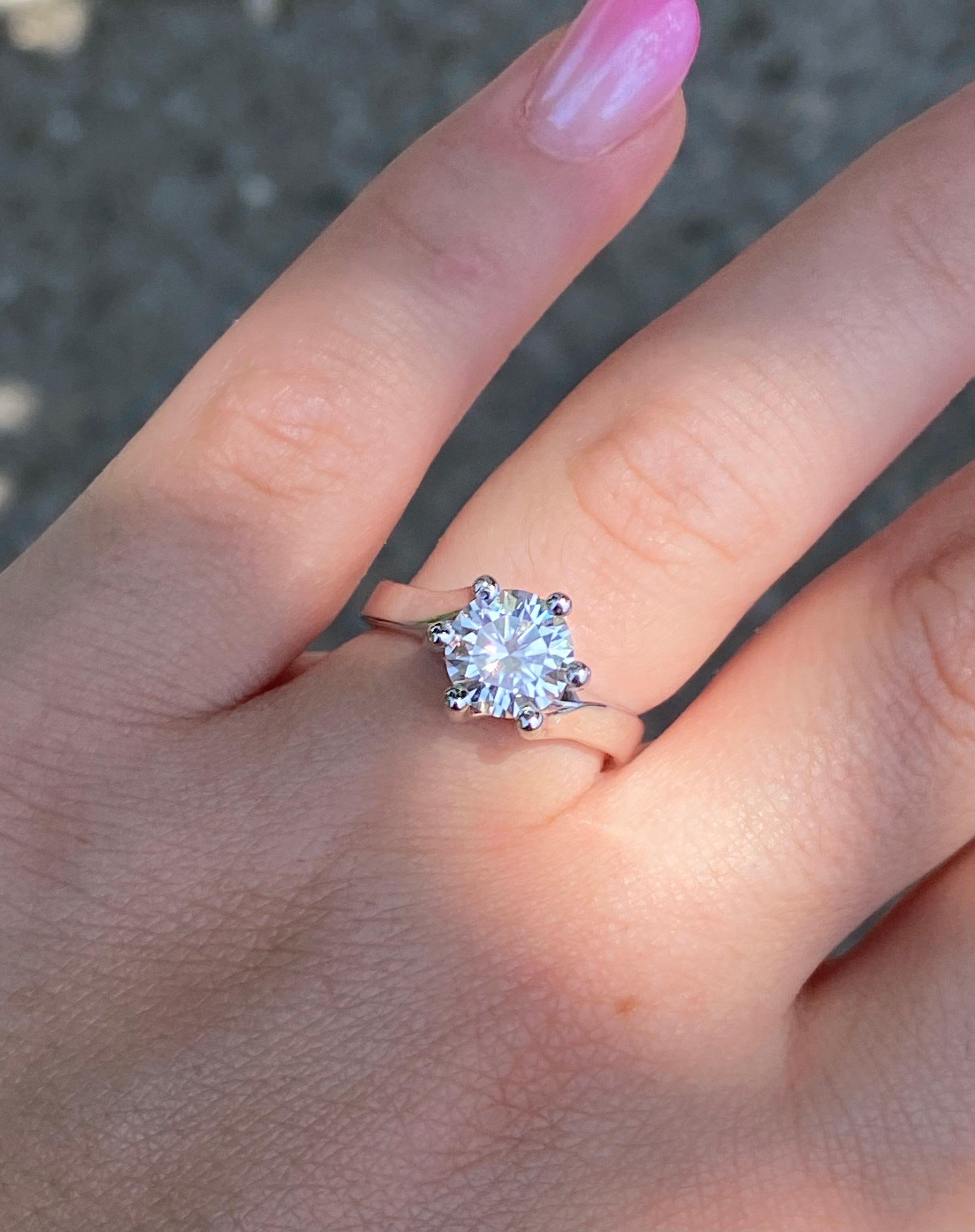 Anello solitario 2CT con moissanite