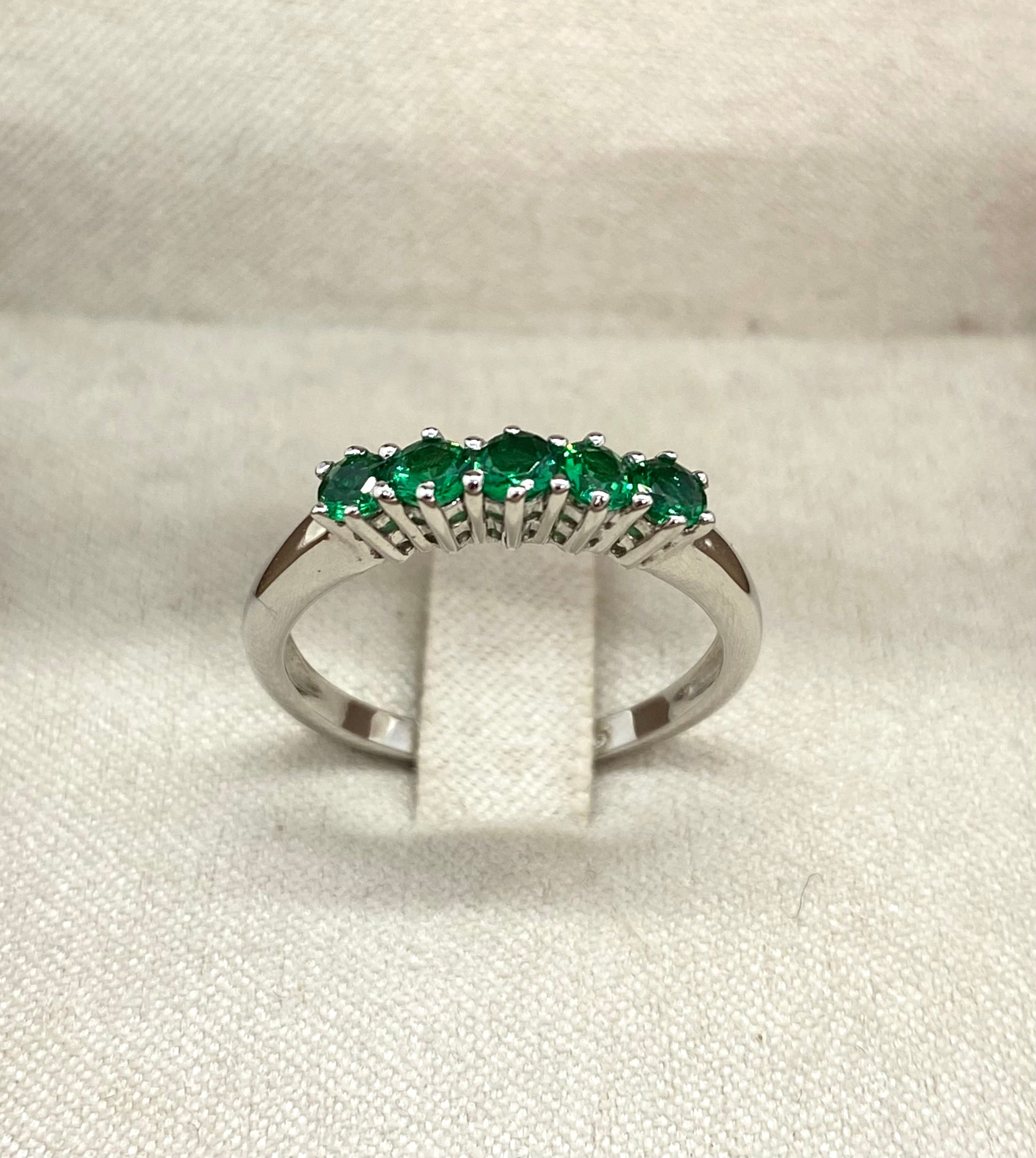 Sparkling green band