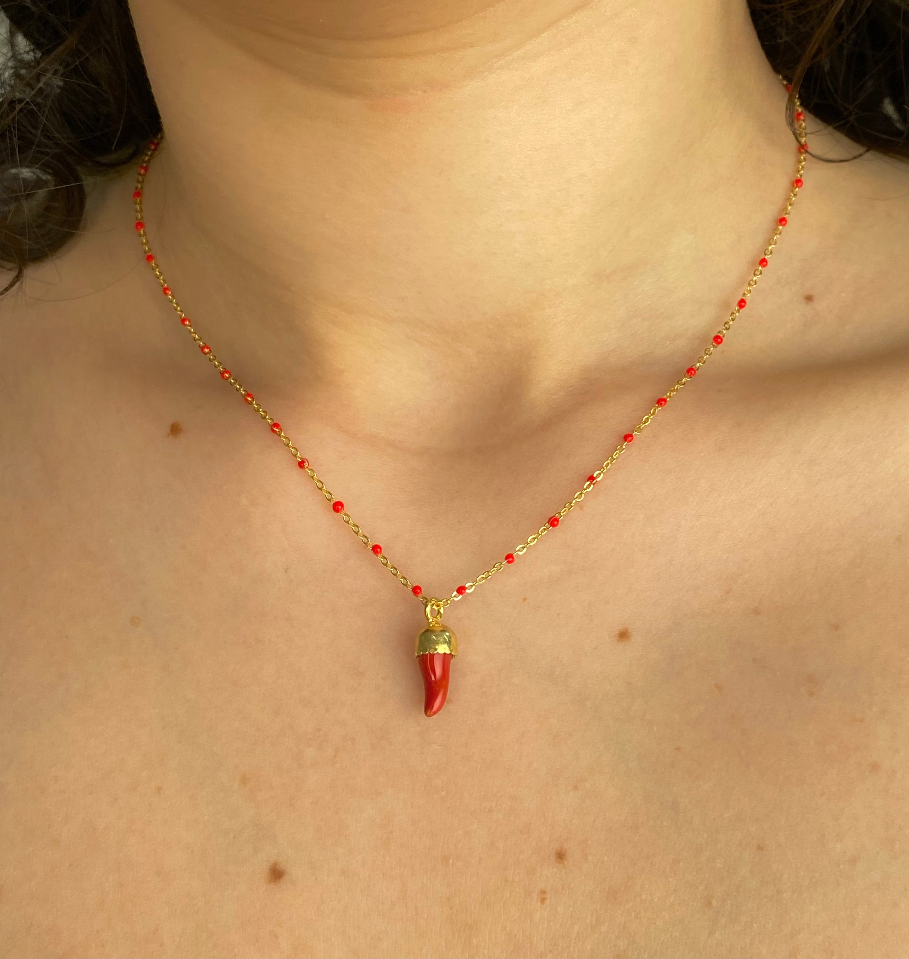 Collana SPICY con corno in ceramica