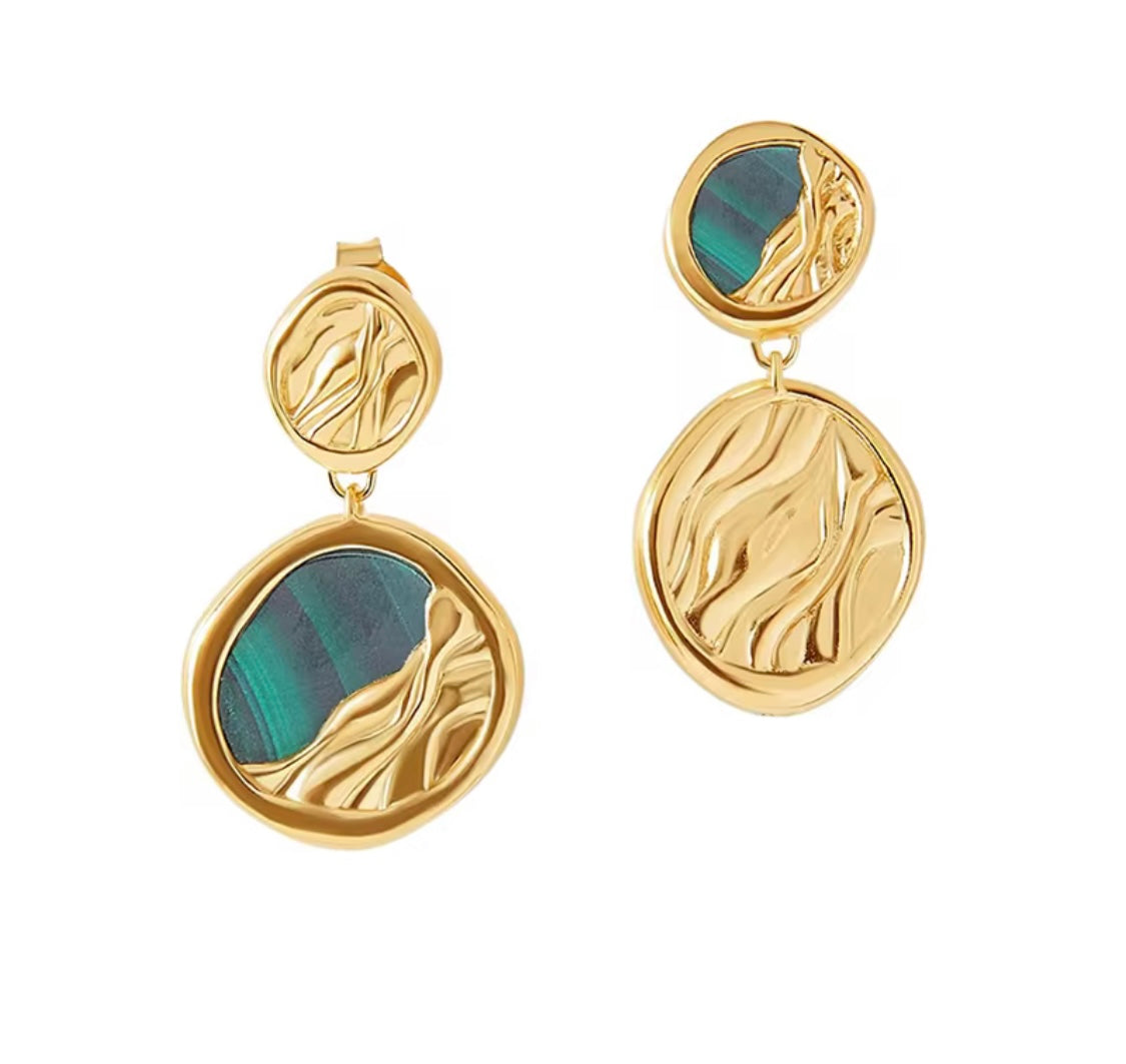 Orecchini malachite con effetto martellato