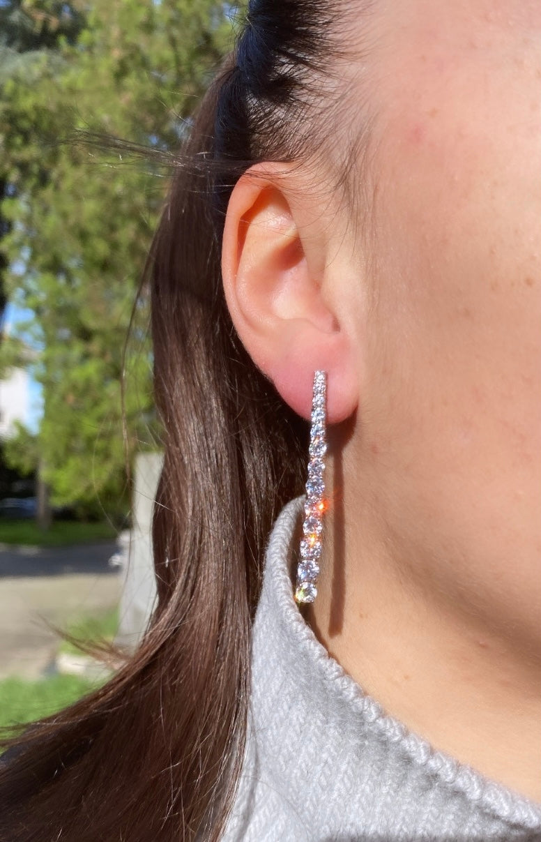 Climbing tennis earrings