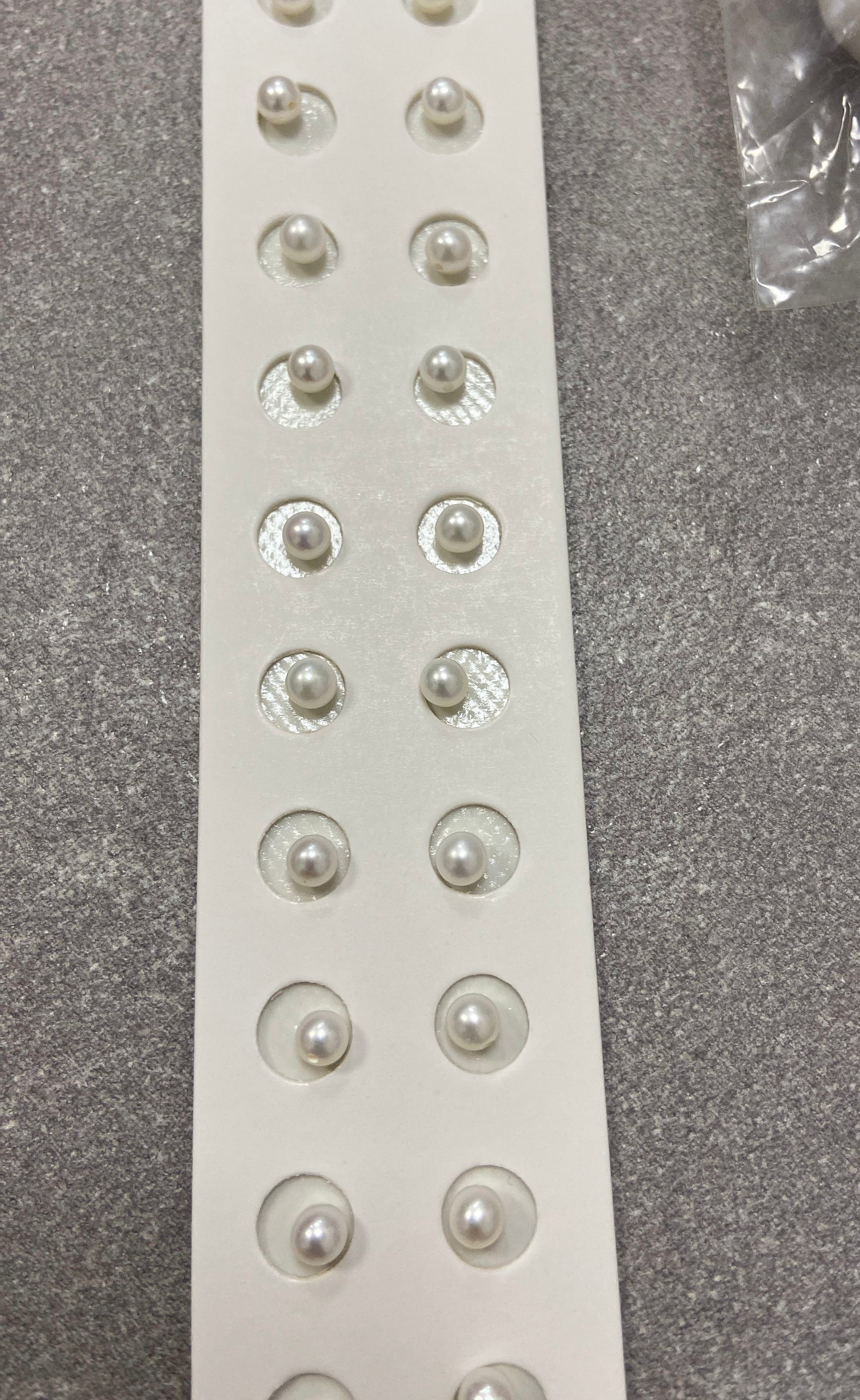 Orecchini in perle di fiume naturali