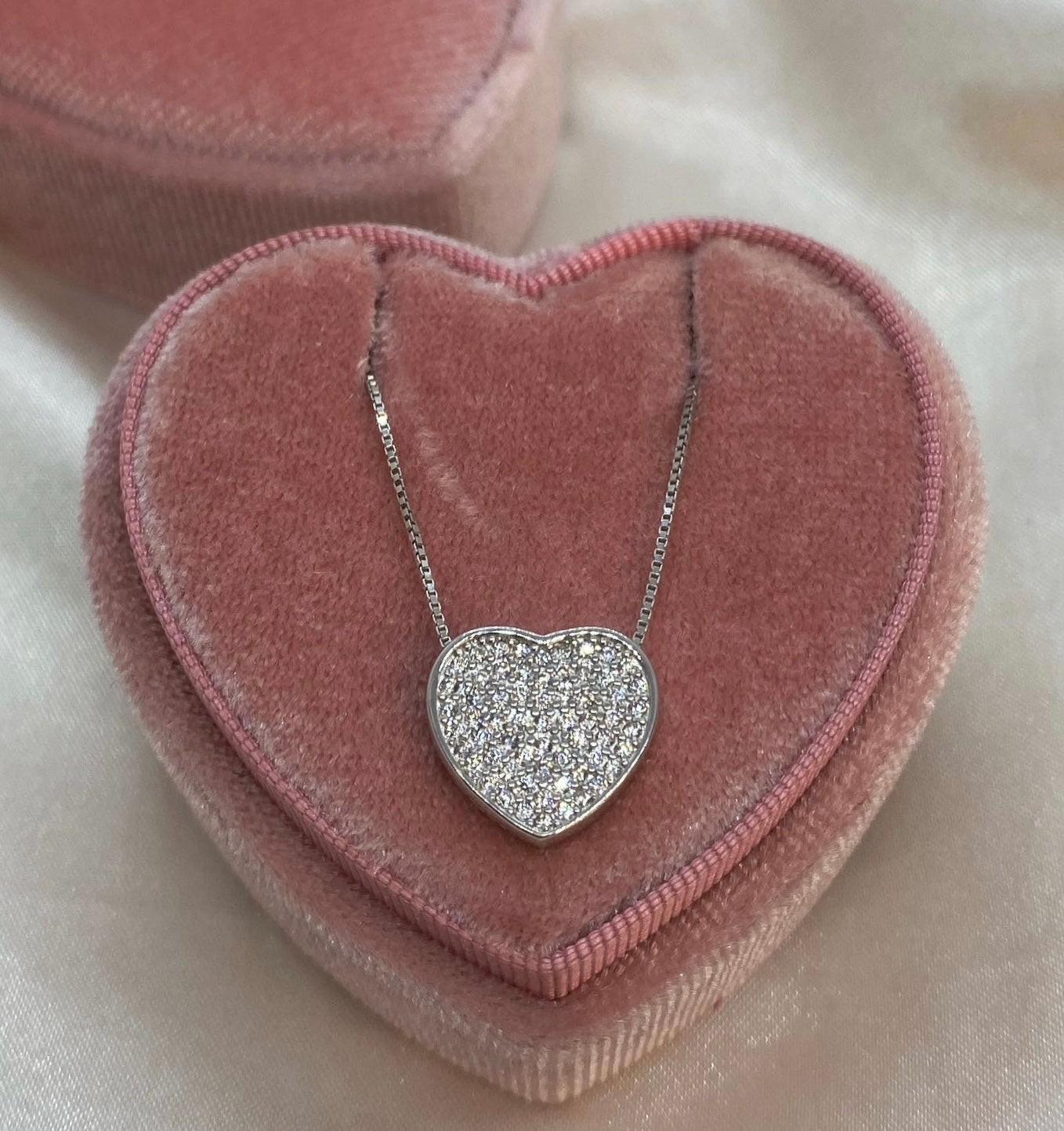 Heart necklace with pavé