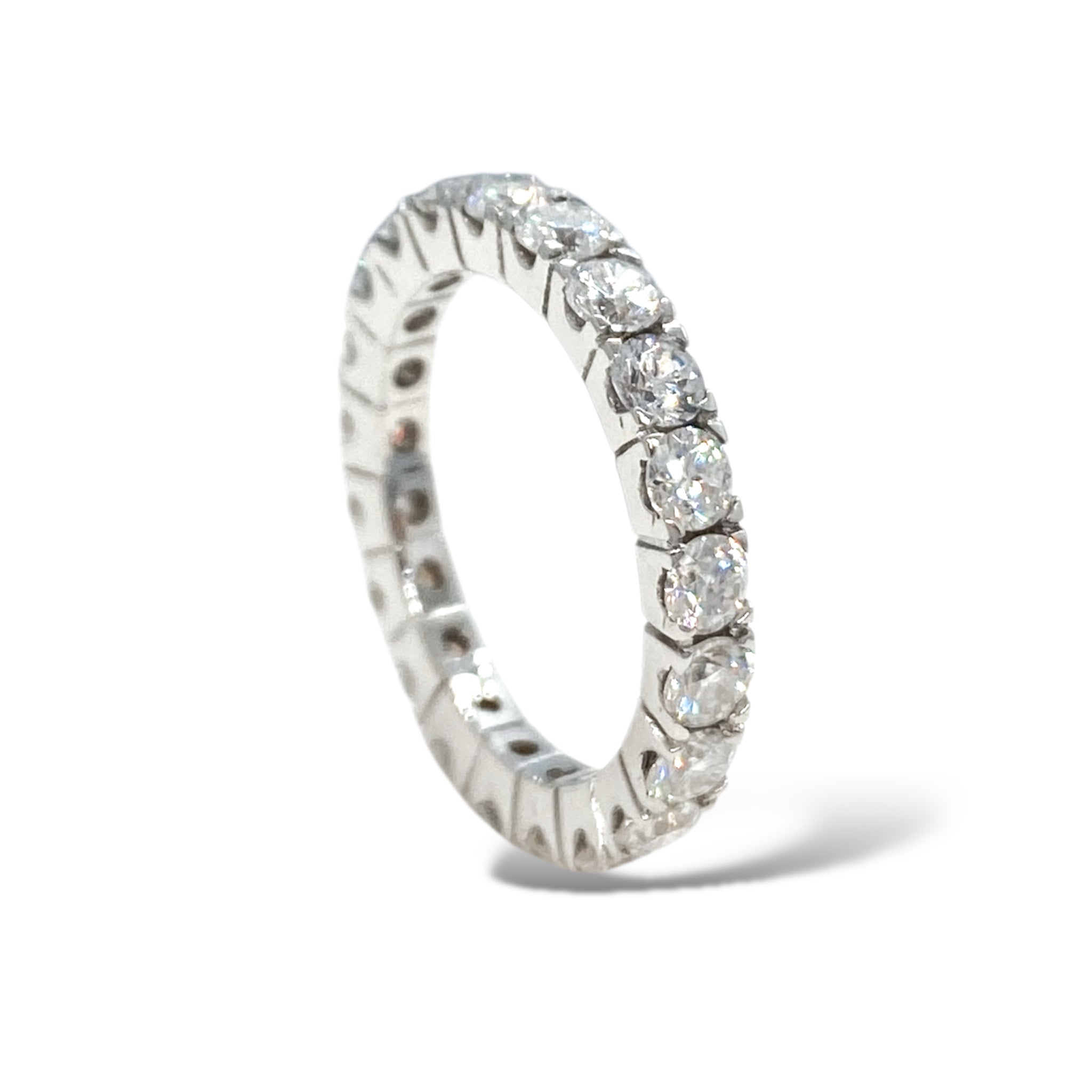 Eternity ring in 18kt white gold and moissanites D color Clarity VVS