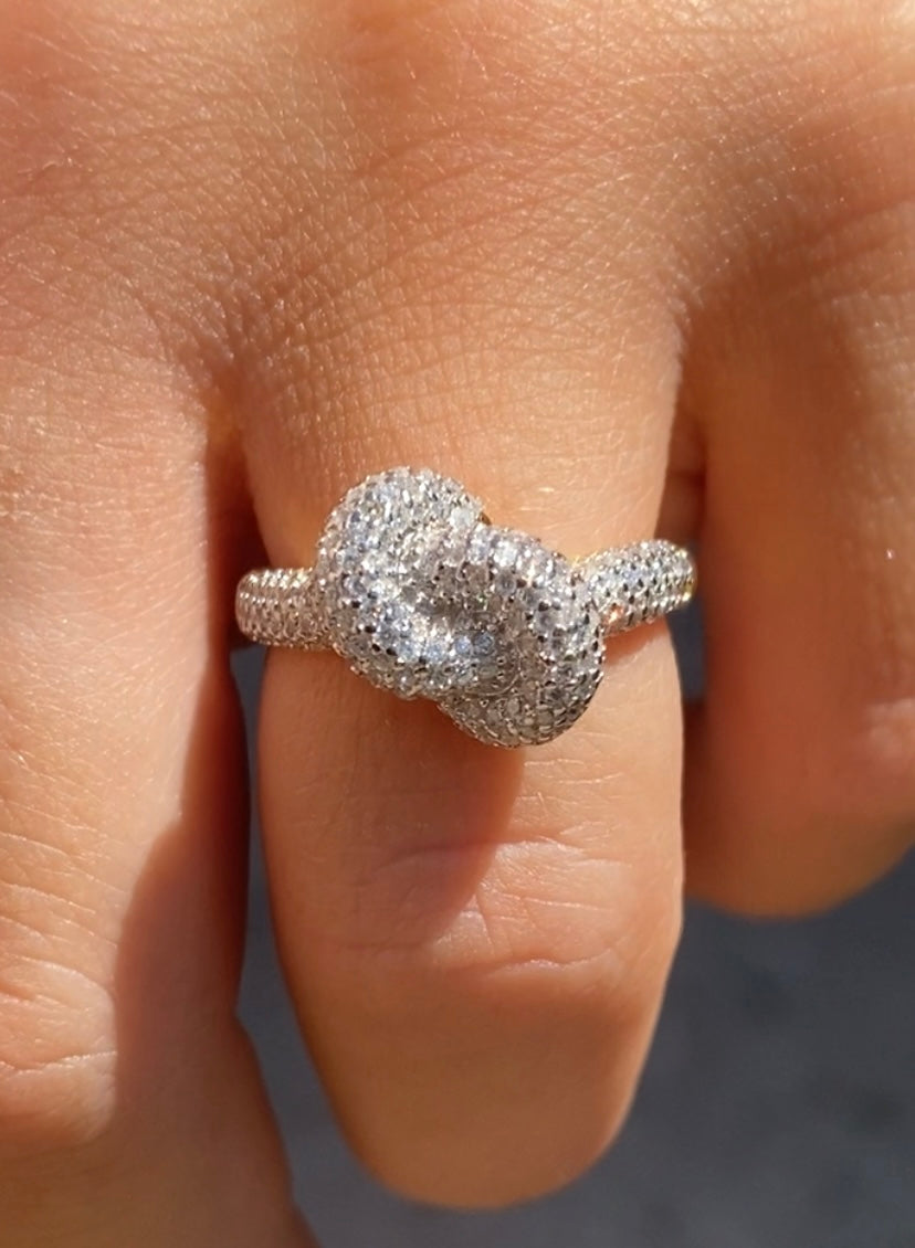 Luxury knot ring